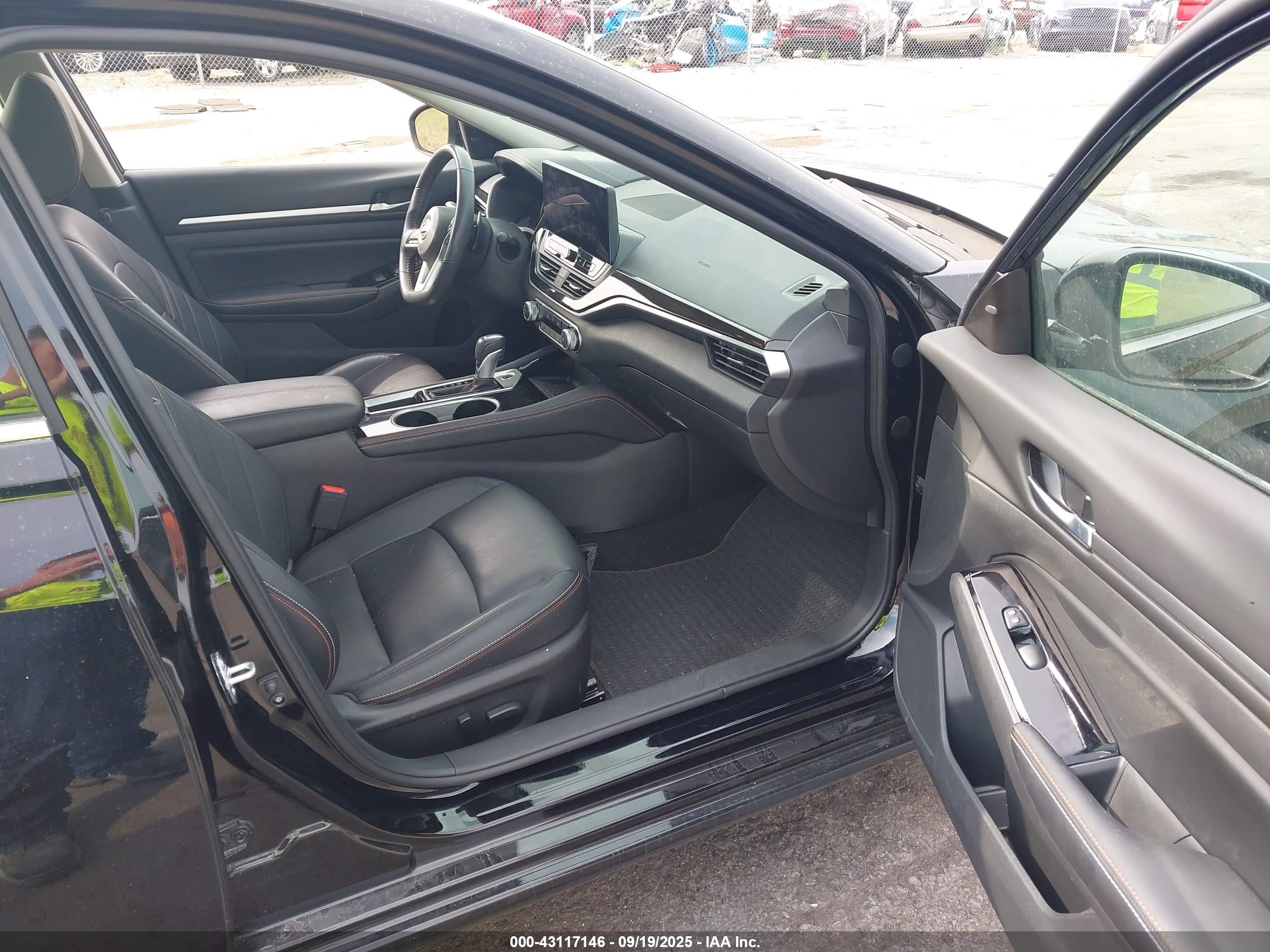 NISSAN ALTIMA image 5