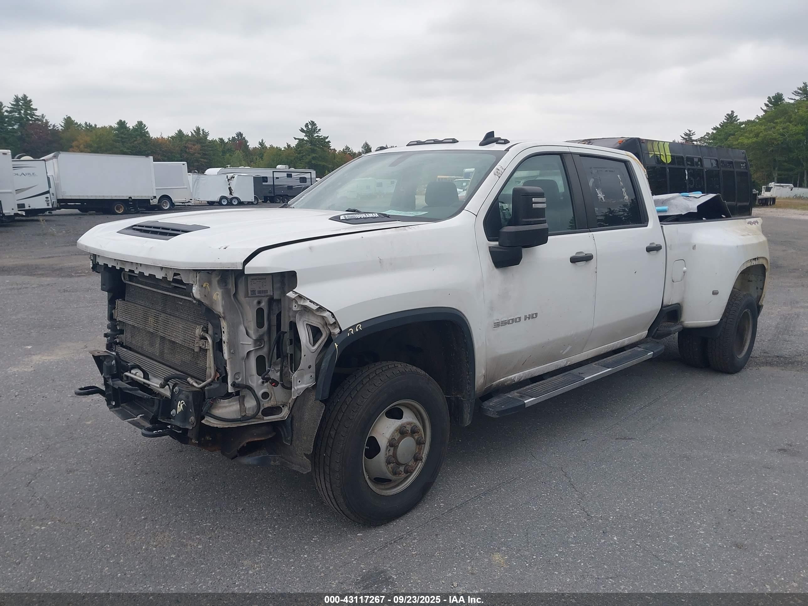 CHEVROLET SILVERADO image 2