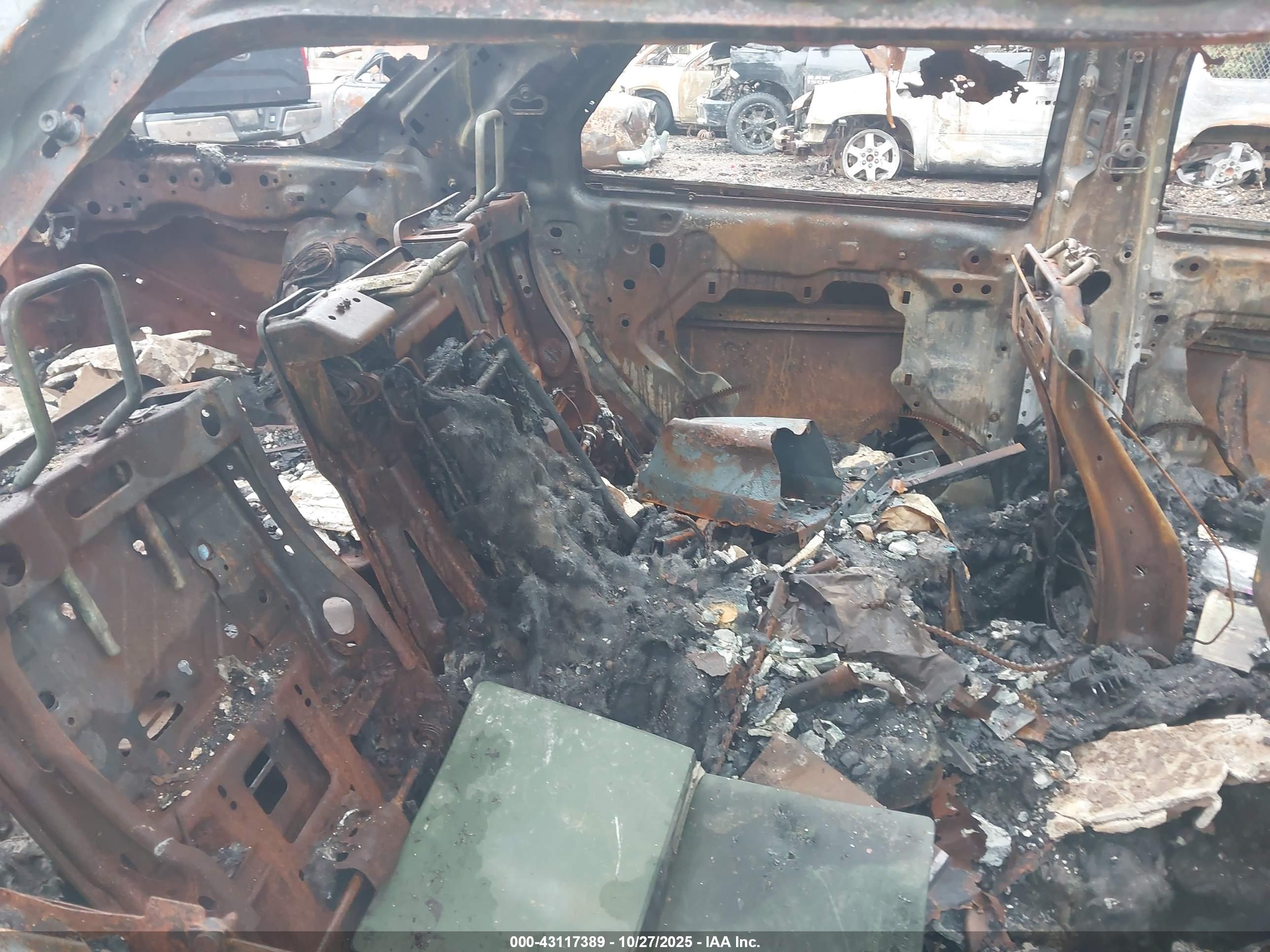FORD EXPLORER image 8