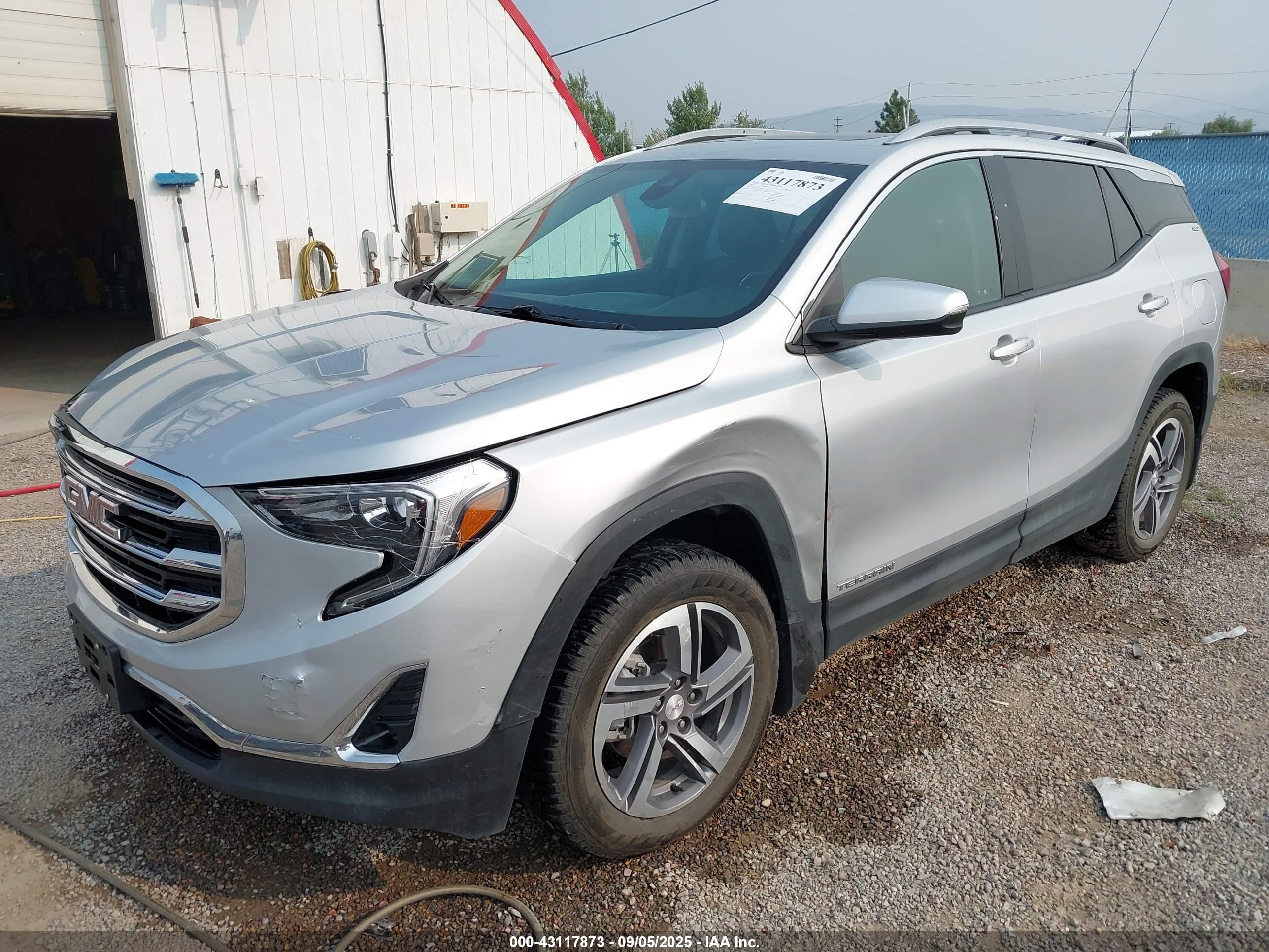 GMC TERRAIN image 2