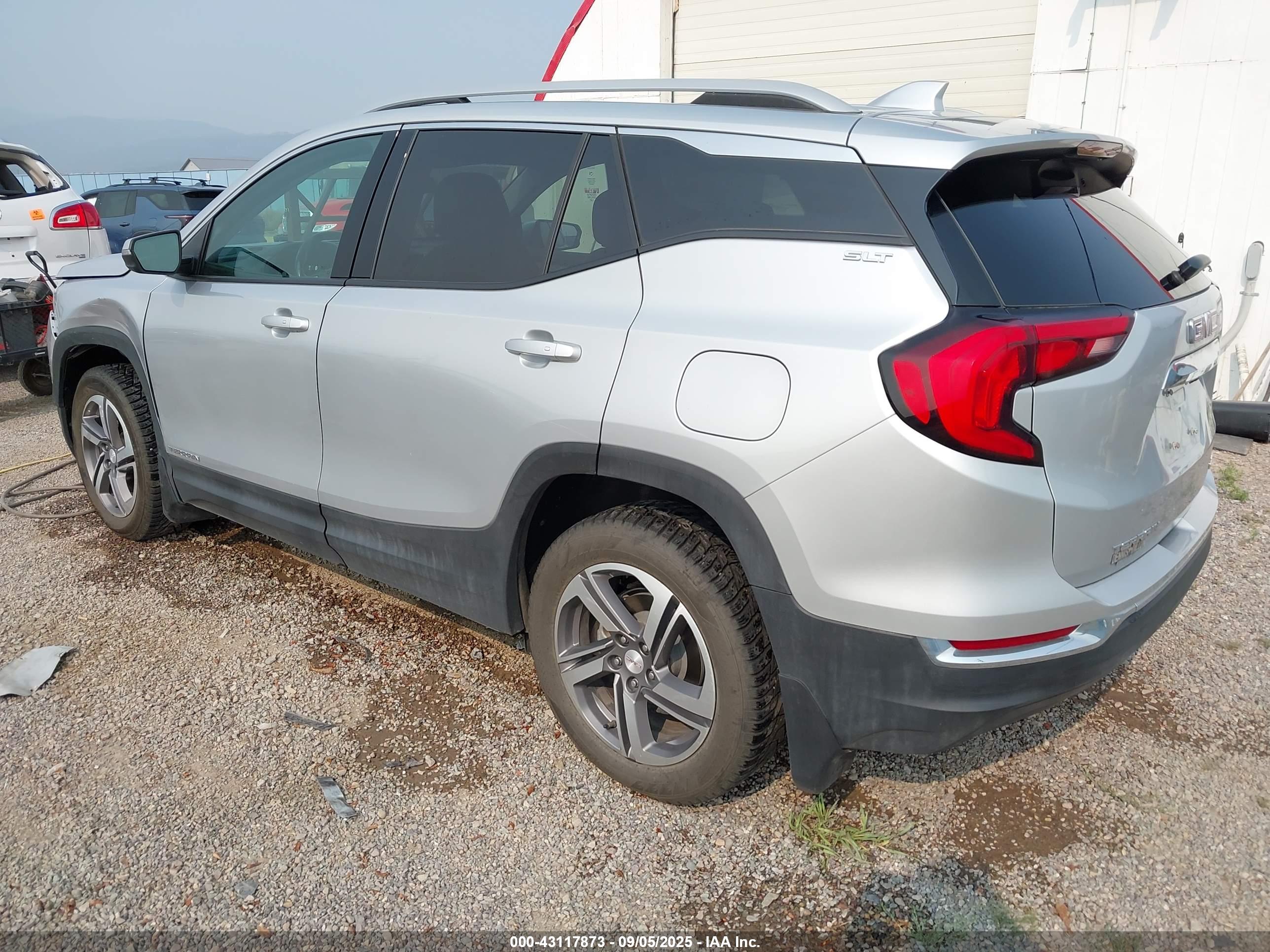 GMC TERRAIN image 3
