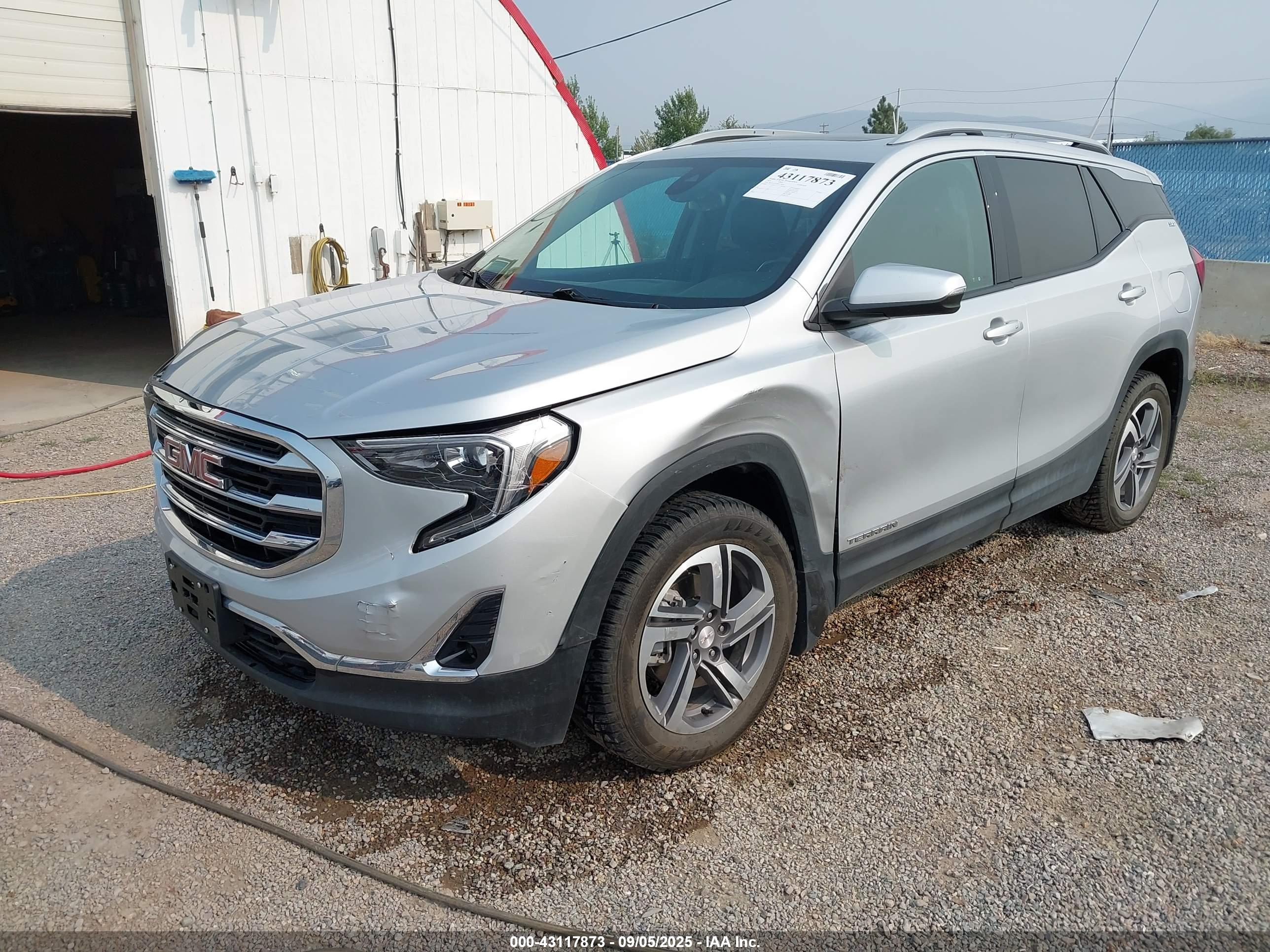 GMC TERRAIN image 6