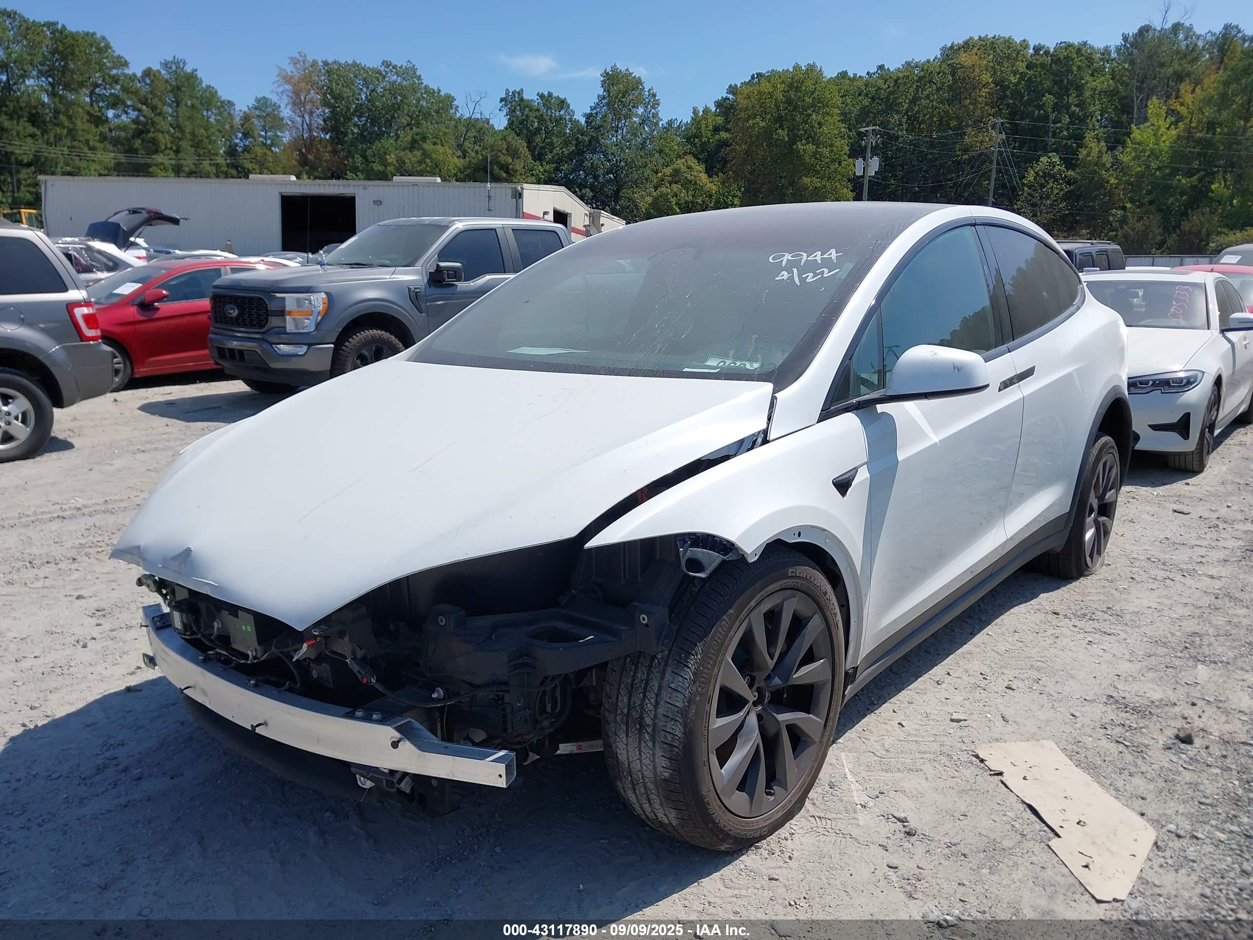 TESLA MODEL image 2