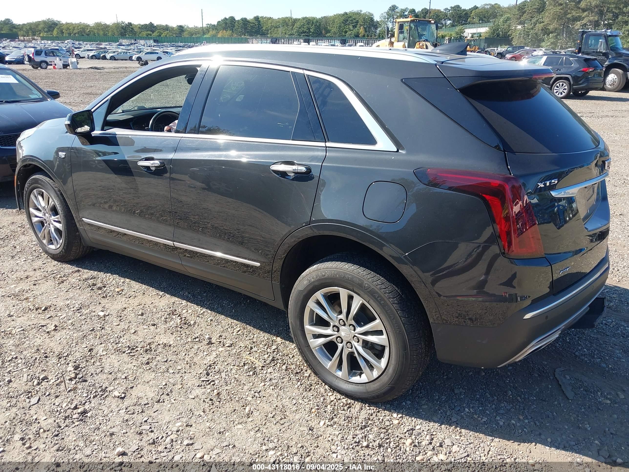 CADILLAC XT5 image 3