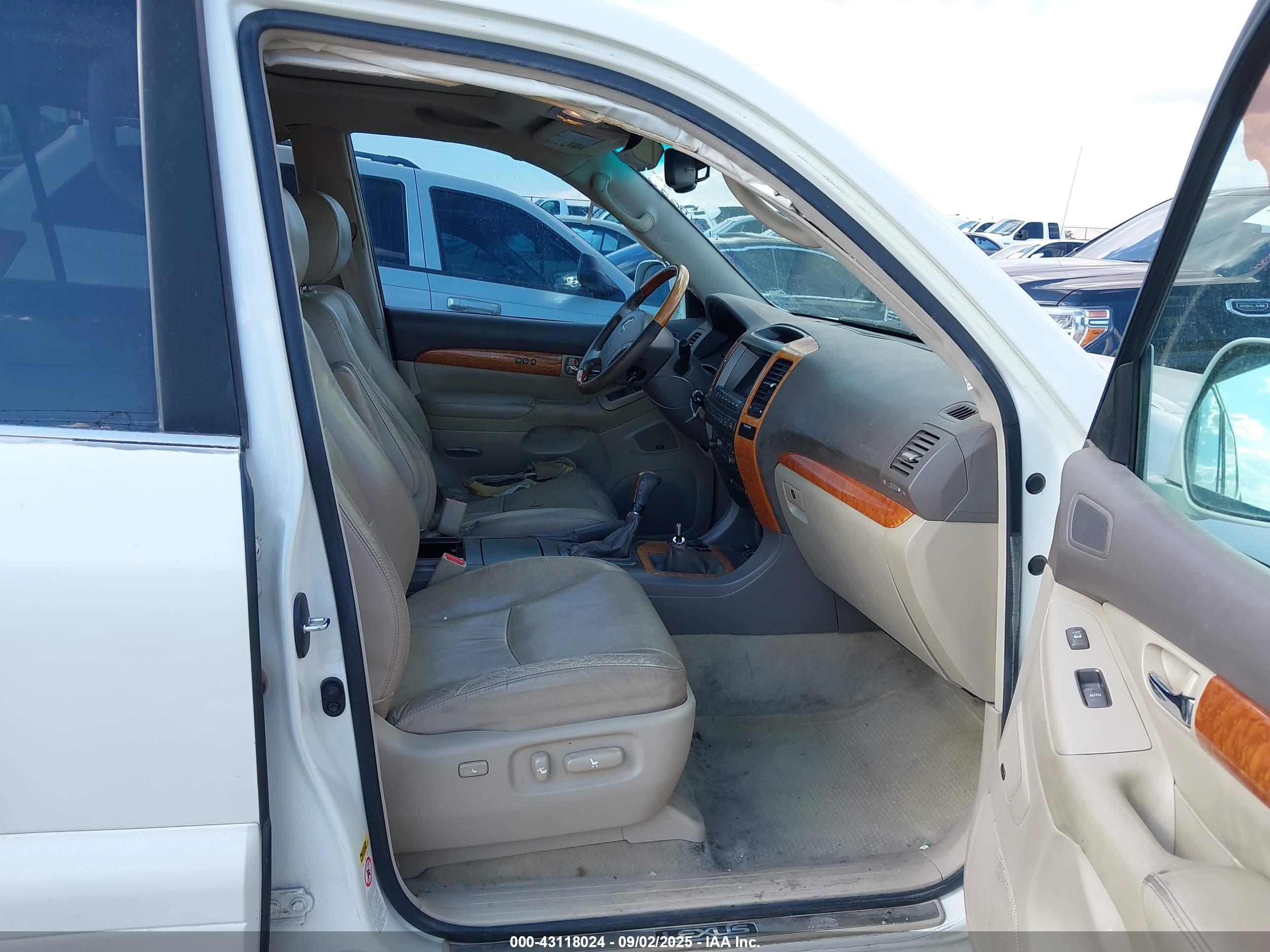 LEXUS GX image 5