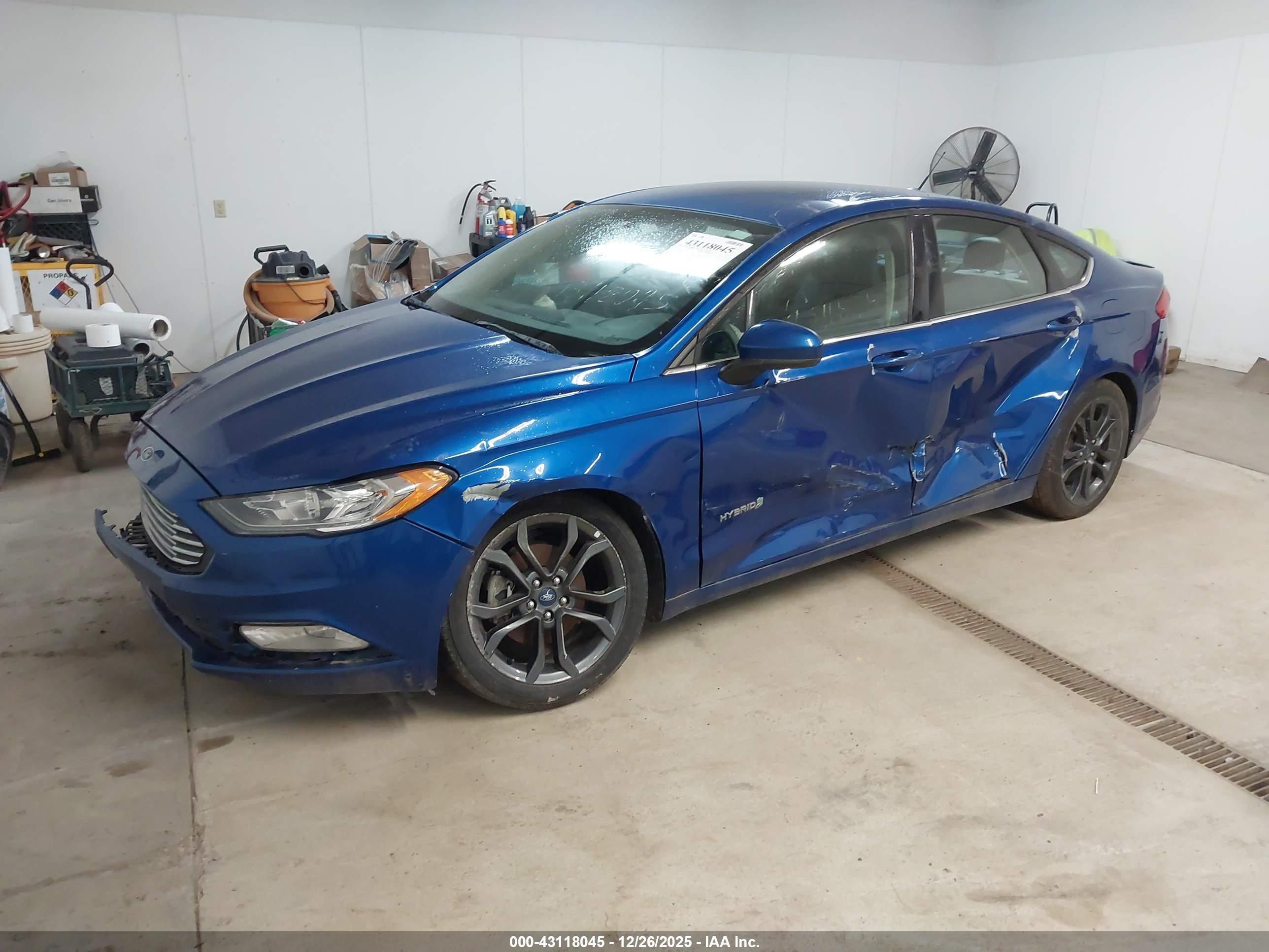 FORD FUSION image 2