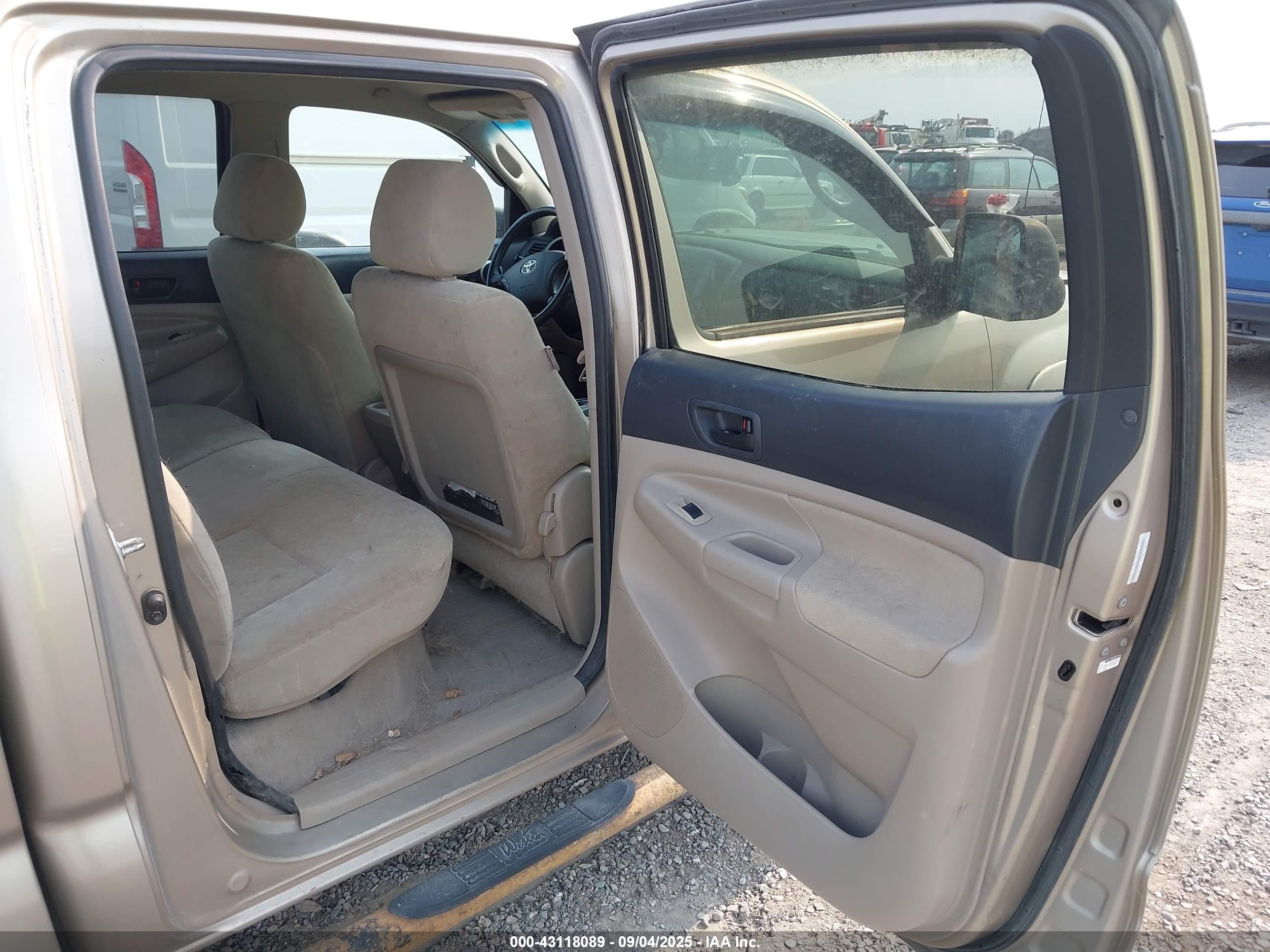 TOYOTA TACOMA image 8