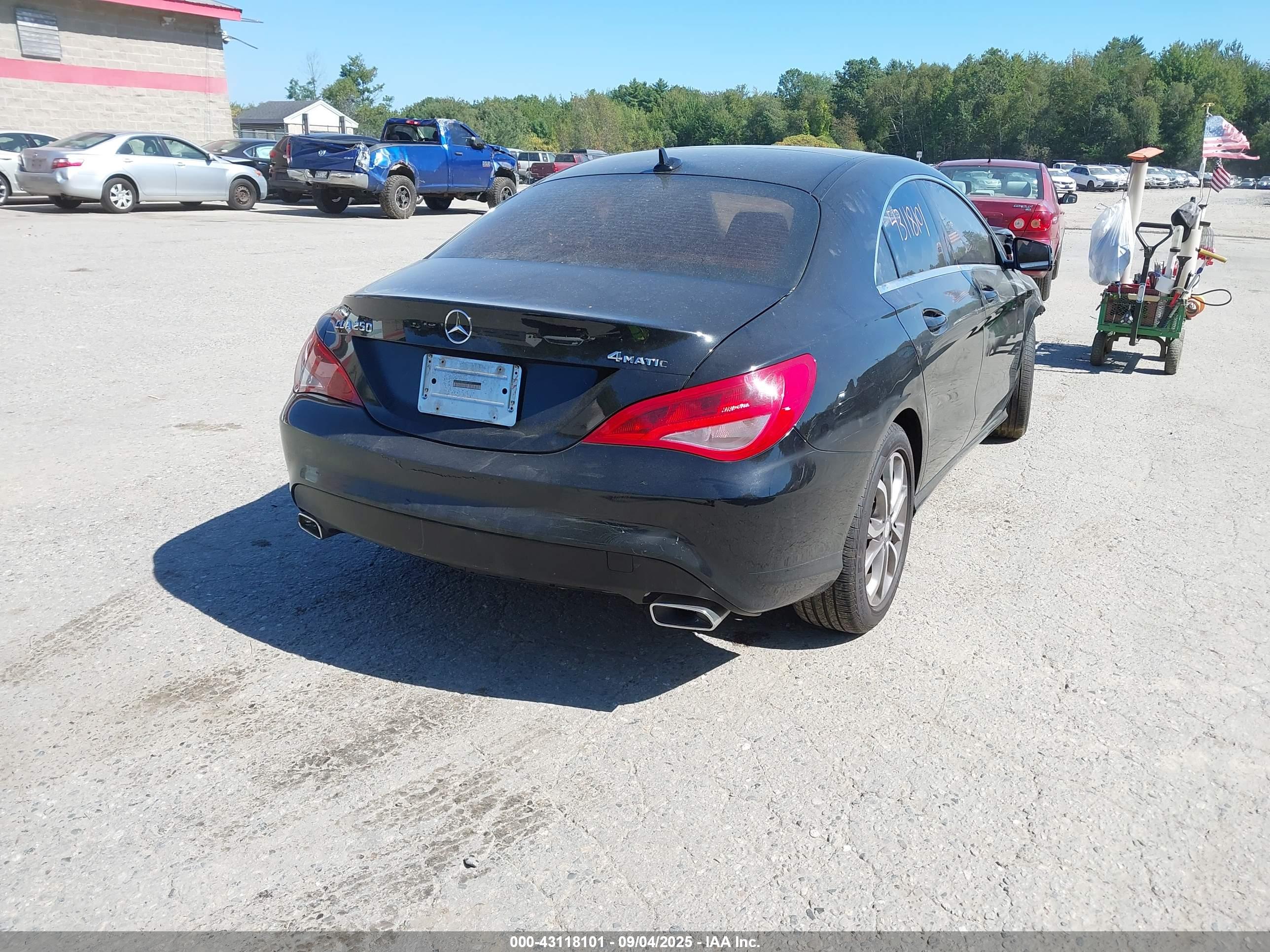 MERCEDES-BENZ CLA image 4