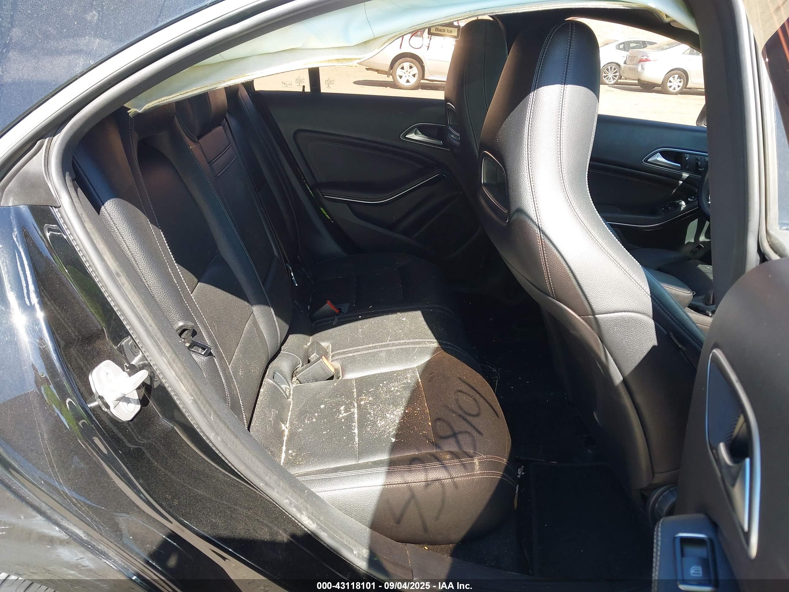 MERCEDES-BENZ CLA image 8