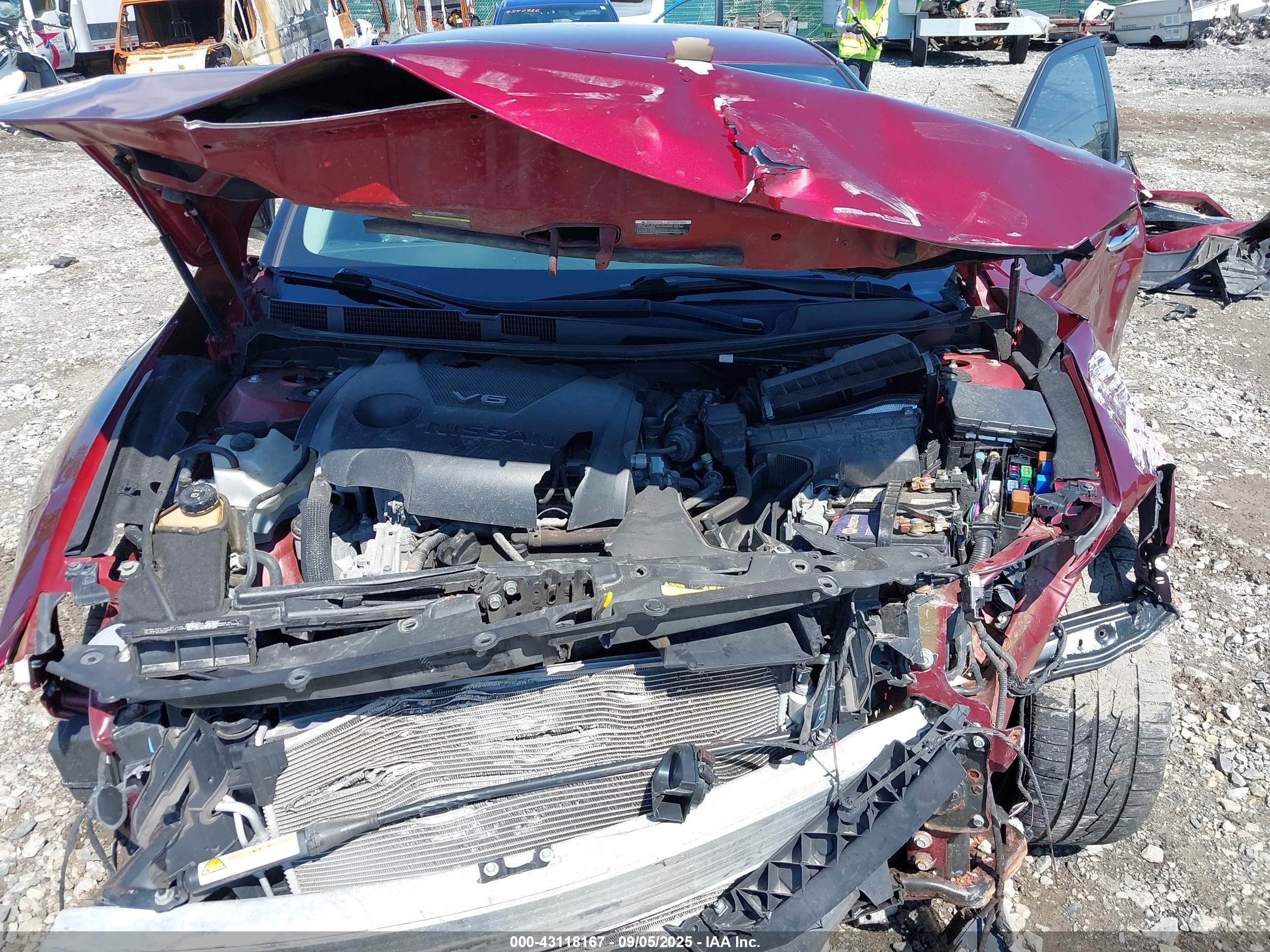 NISSAN MAXIMA image 10
