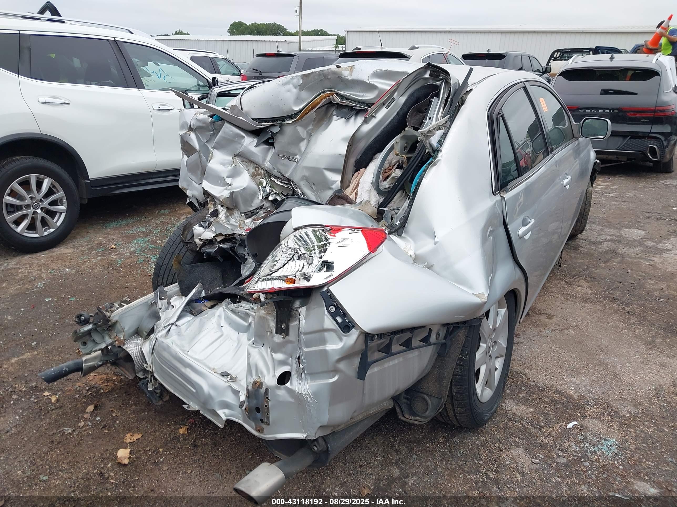 TOYOTA AVALON image 4