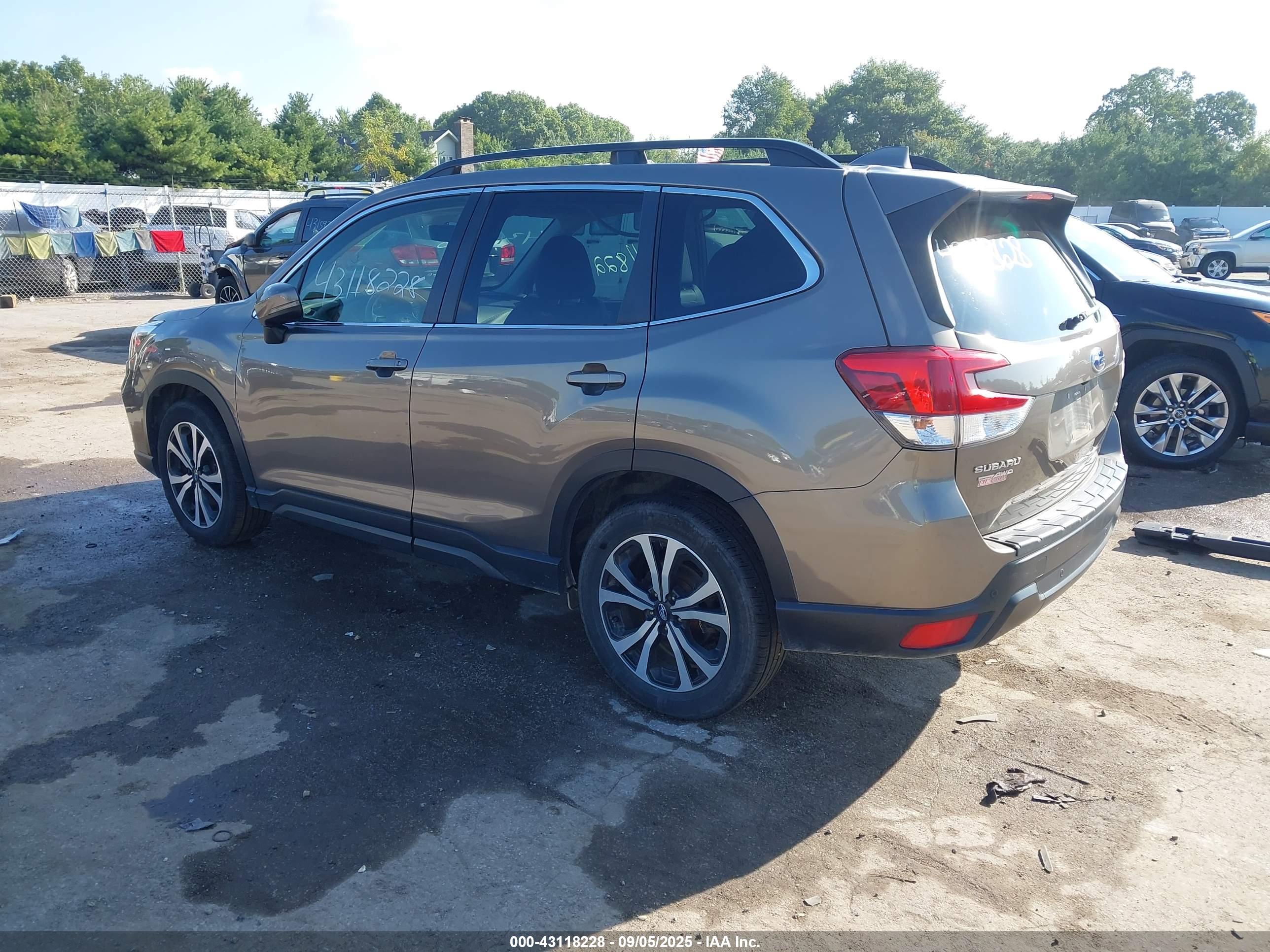 SUBARU FORESTER image 3