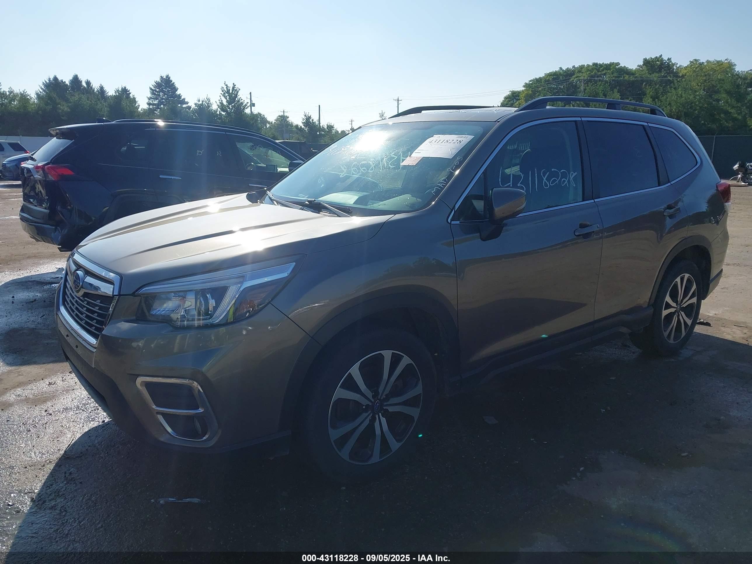 SUBARU FORESTER image 6