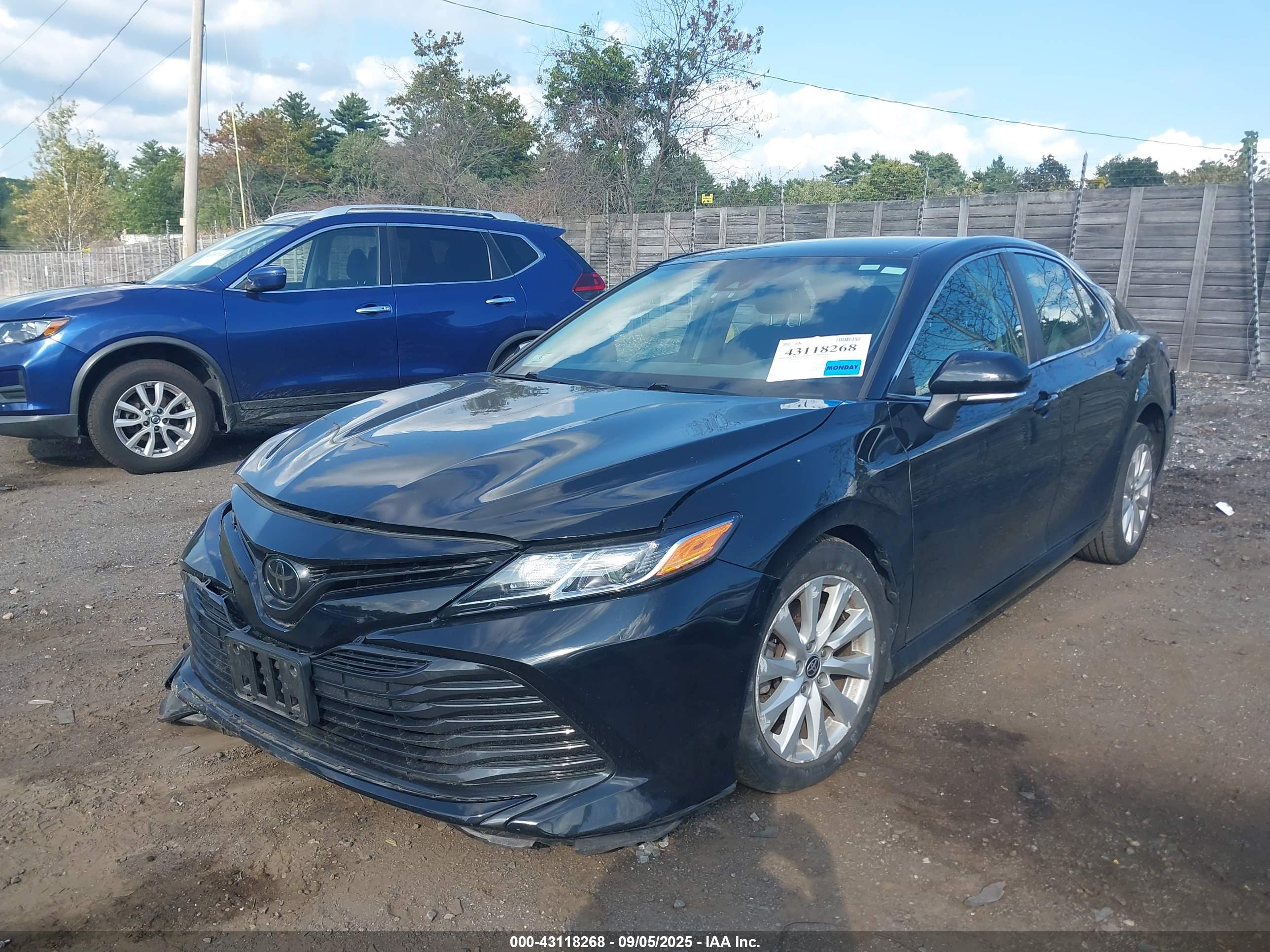 TOYOTA CAMRY image 2