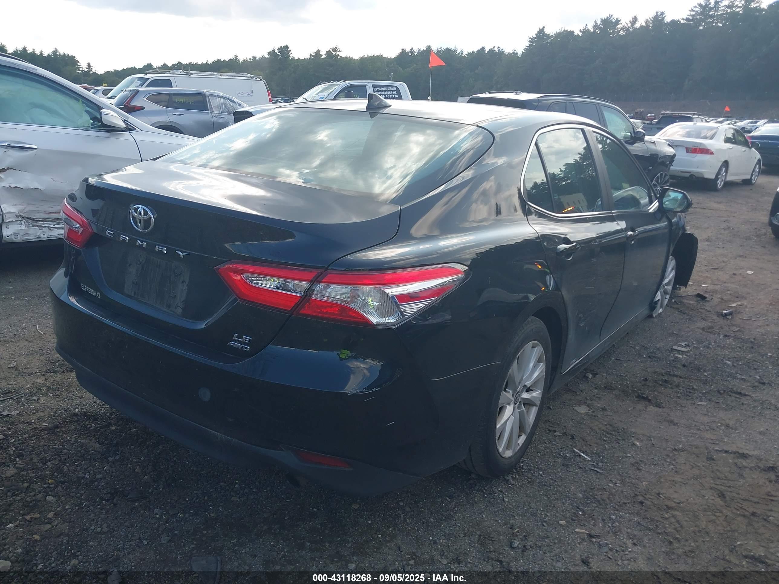 TOYOTA CAMRY image 4