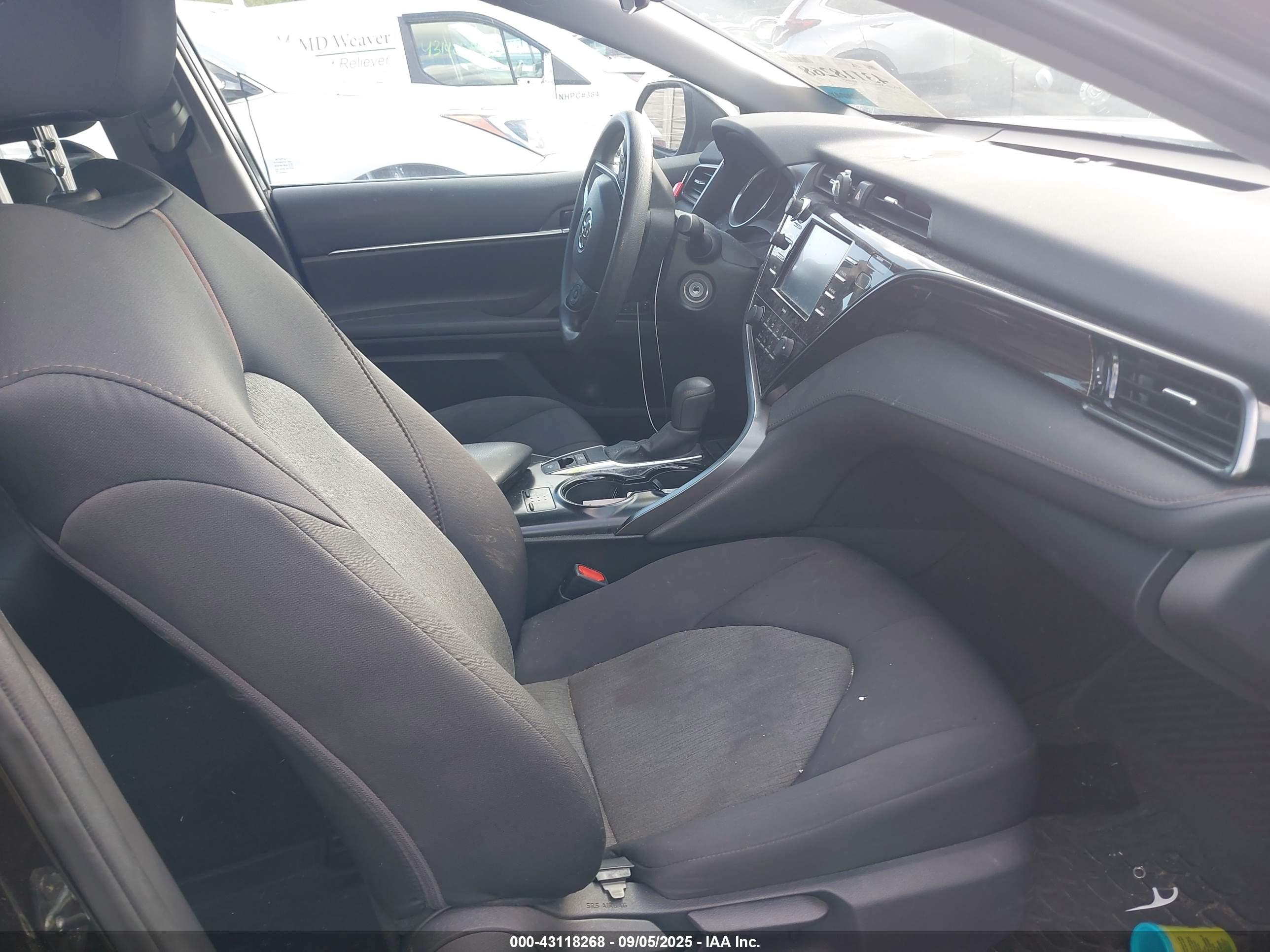 TOYOTA CAMRY image 5