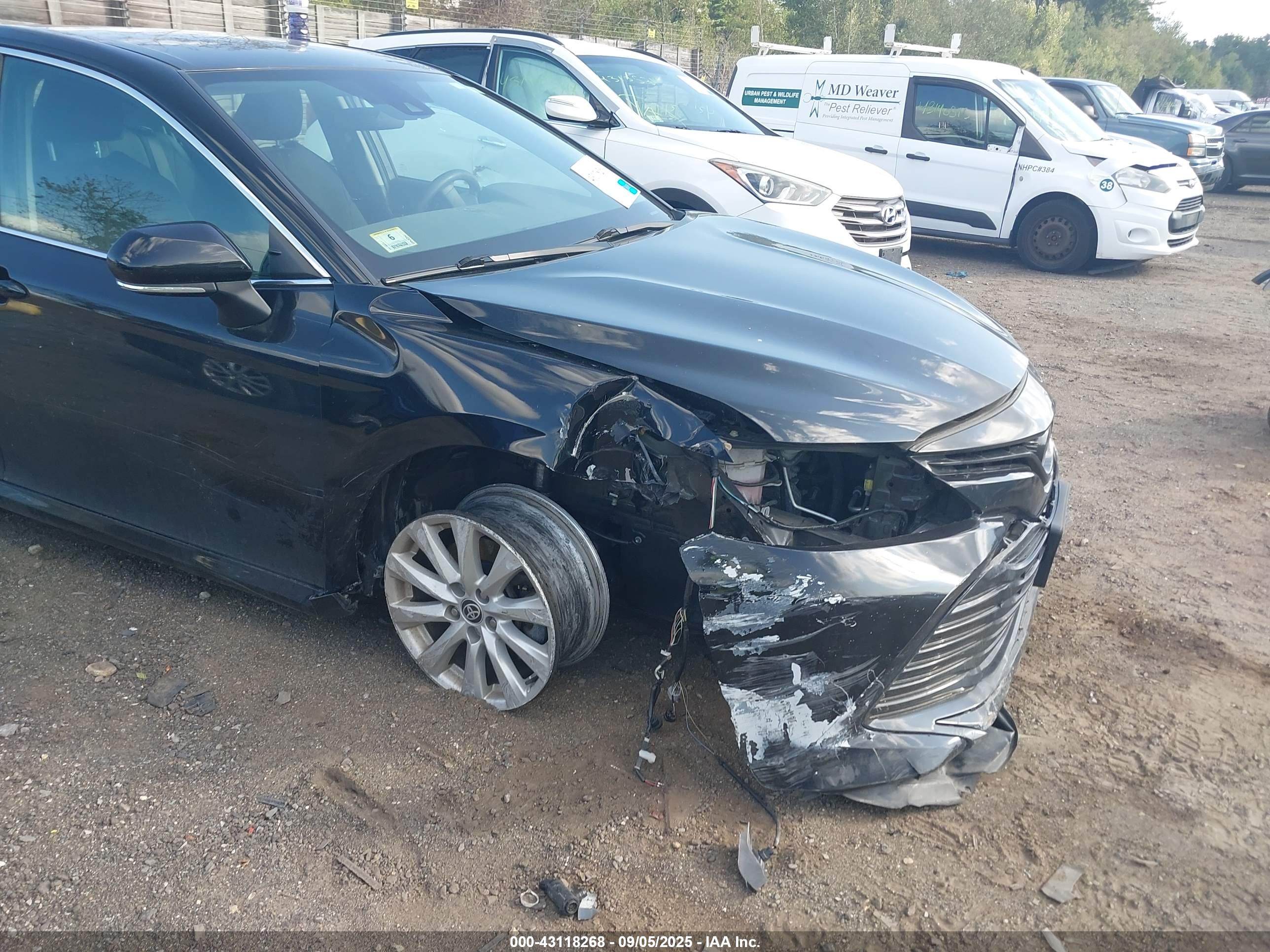 TOYOTA CAMRY image 6