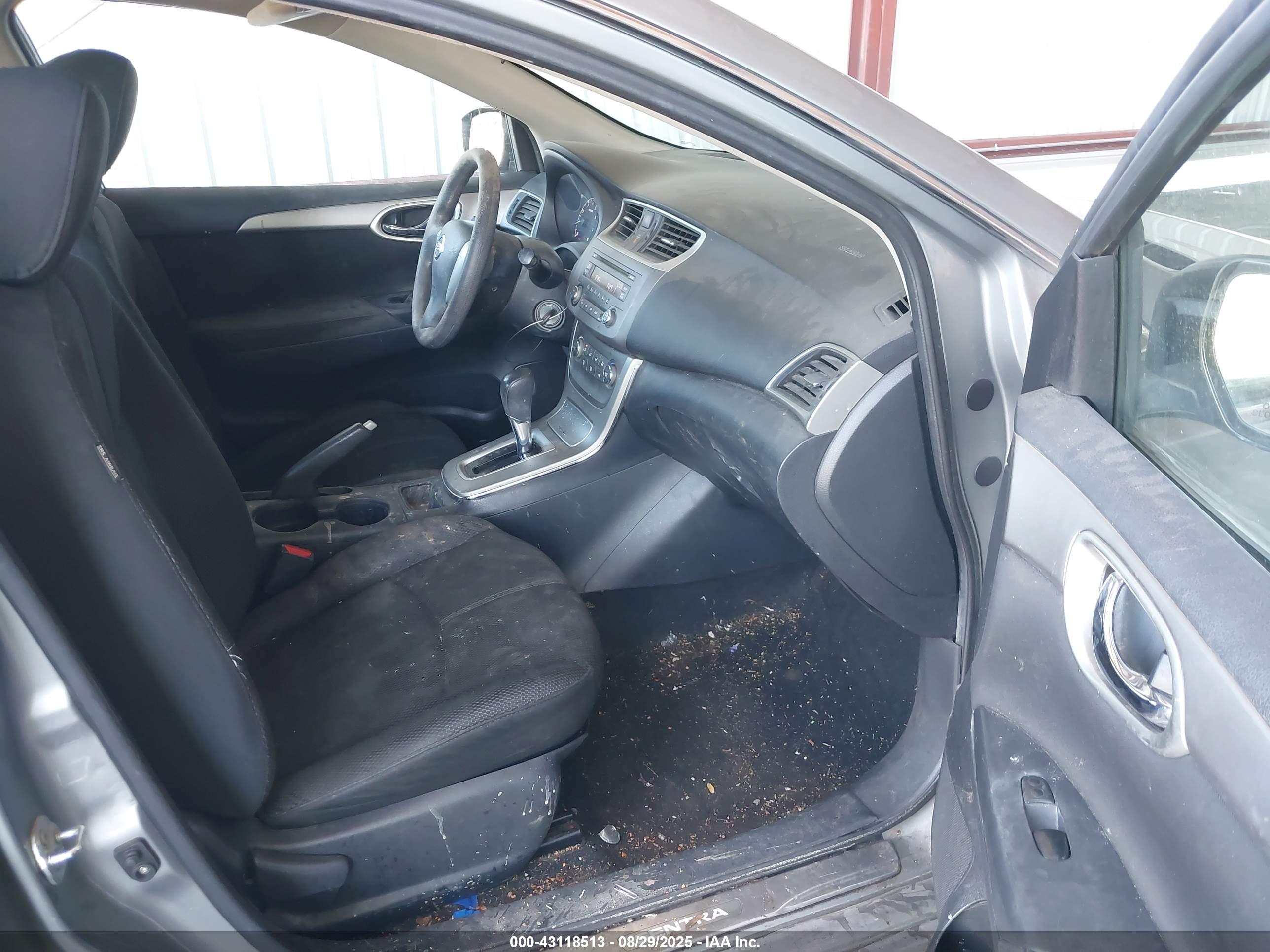 NISSAN SENTRA image 5