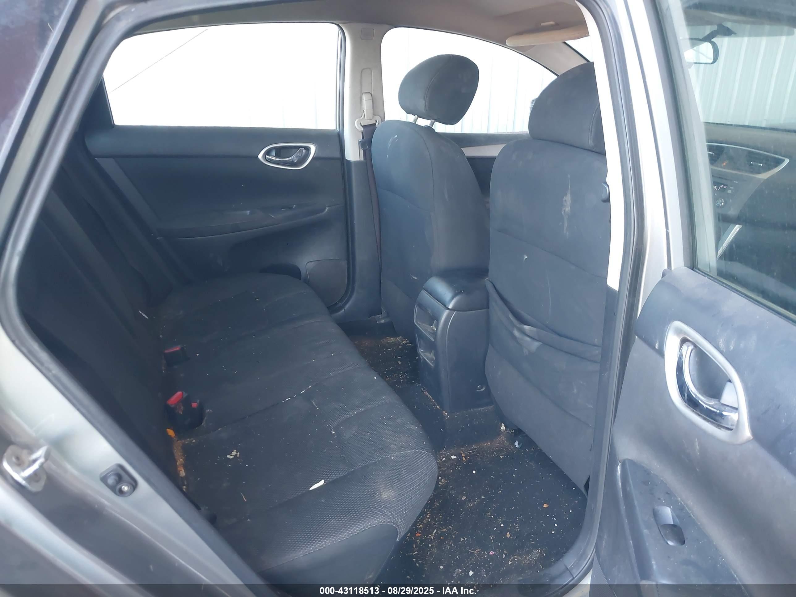 NISSAN SENTRA image 8