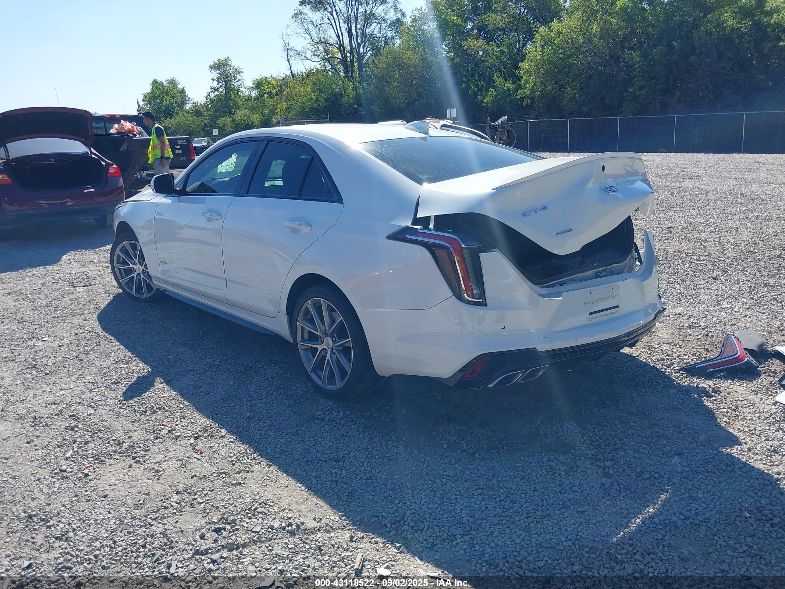 CADILLAC CT4 image 3