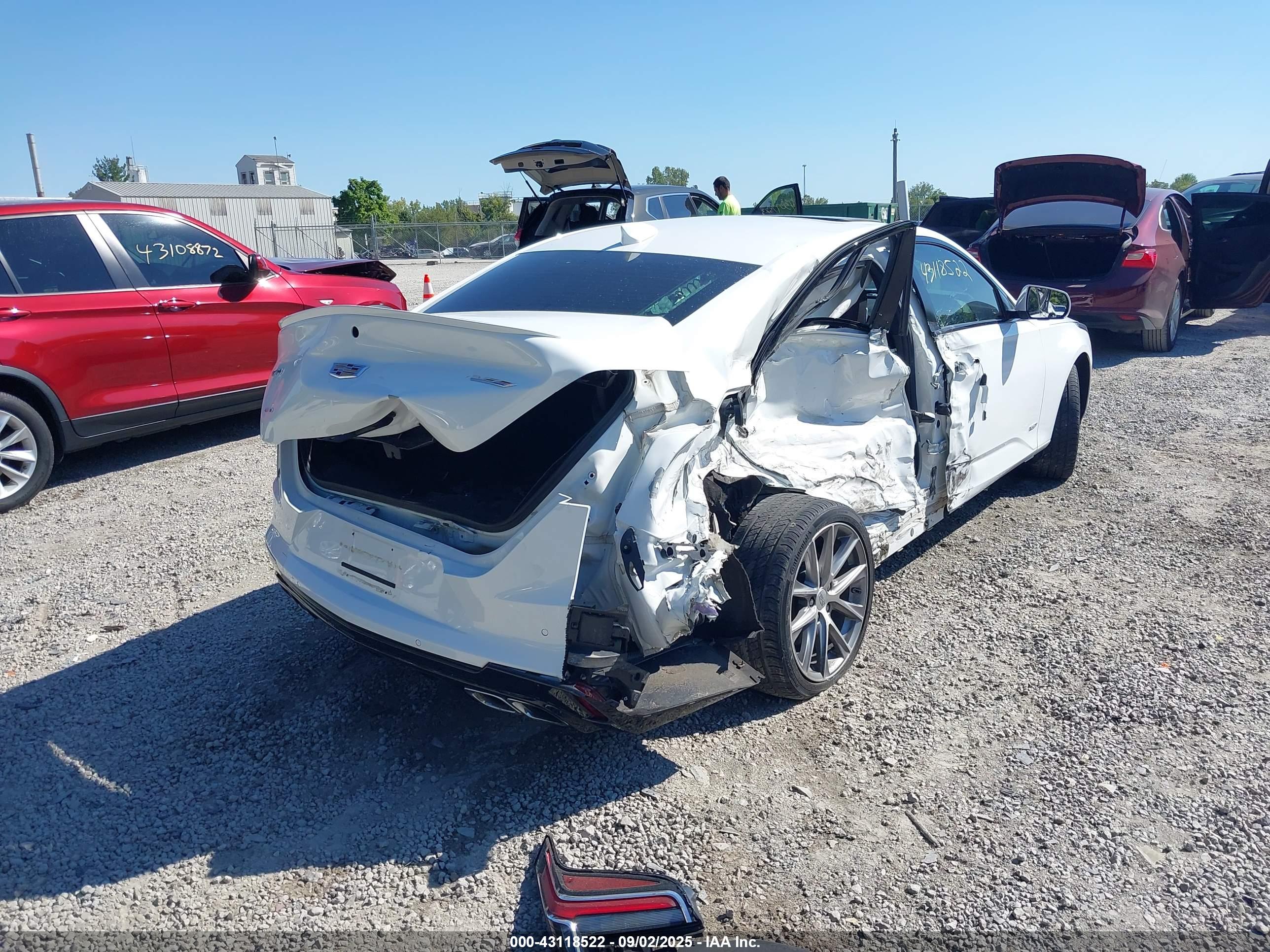 CADILLAC CT4 image 4
