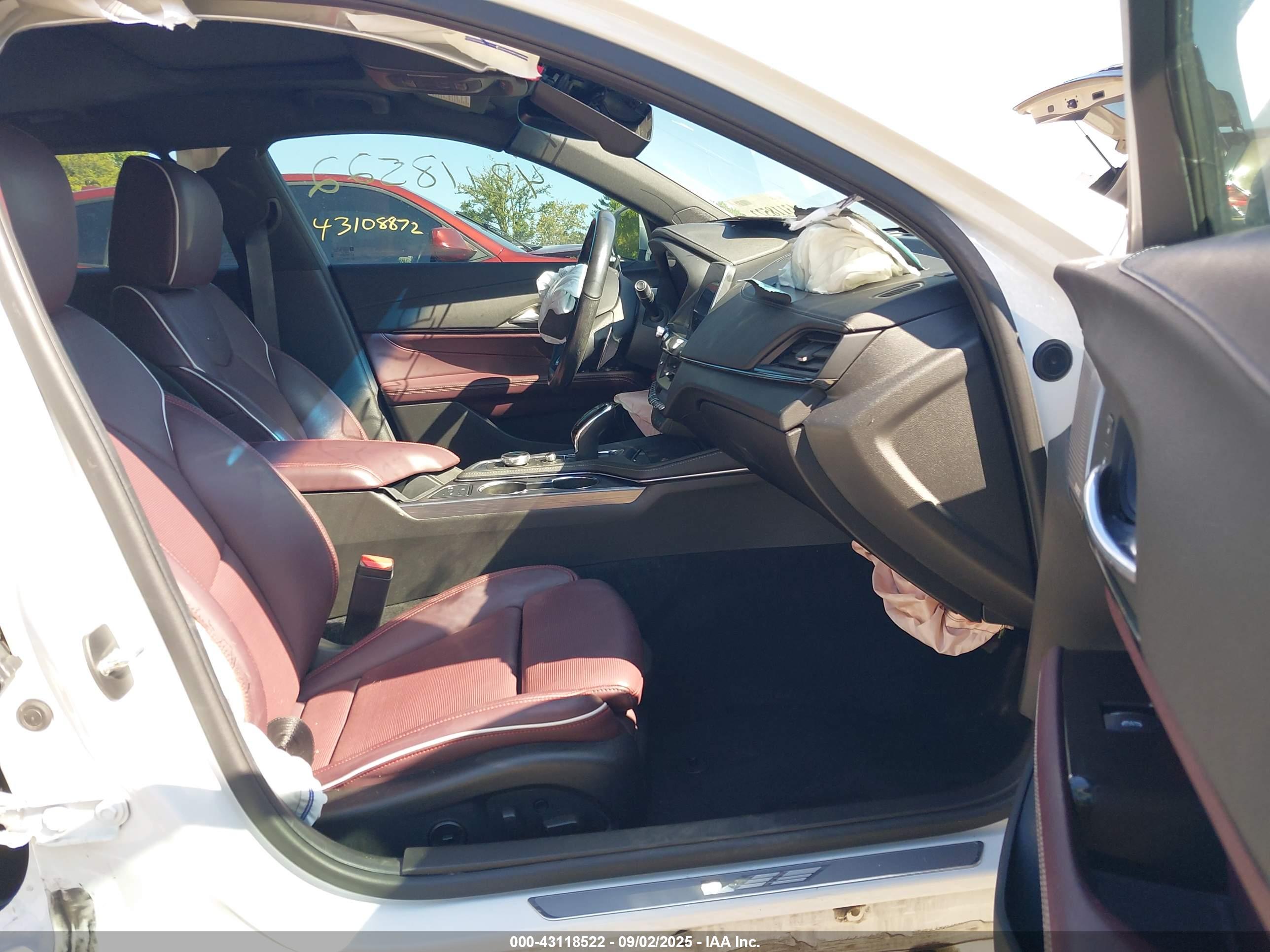 CADILLAC CT4 image 5