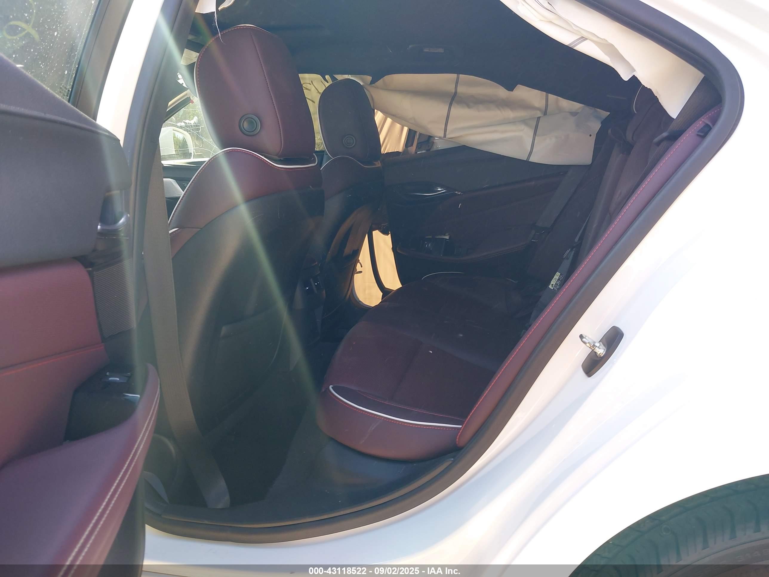 CADILLAC CT4 image 8