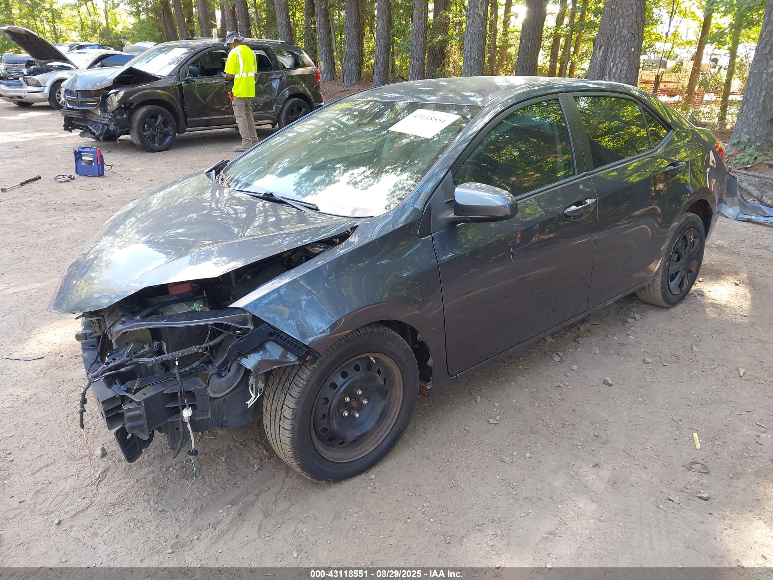 TOYOTA COROLLA image 2