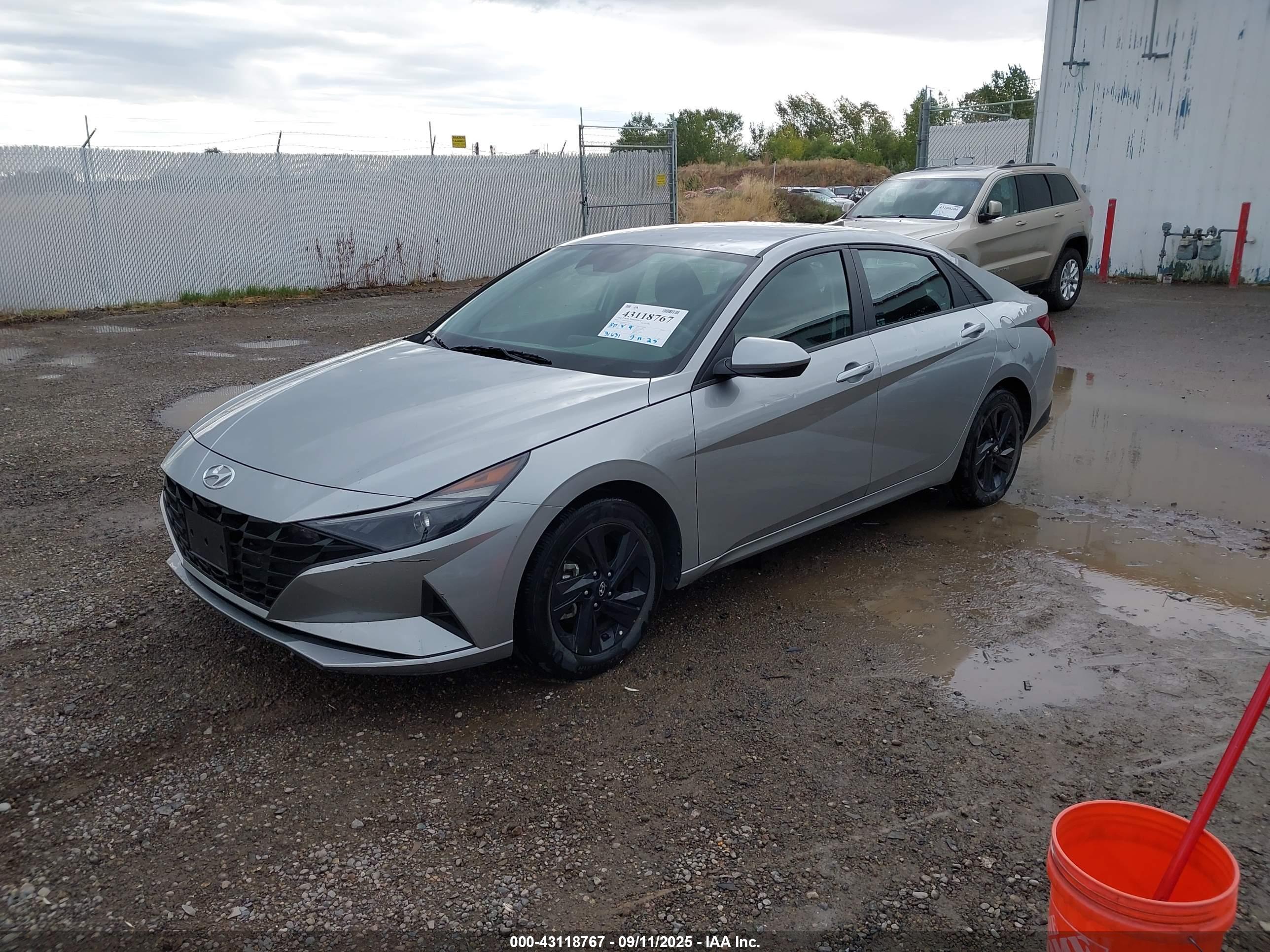 HYUNDAI ELANTRA image 2