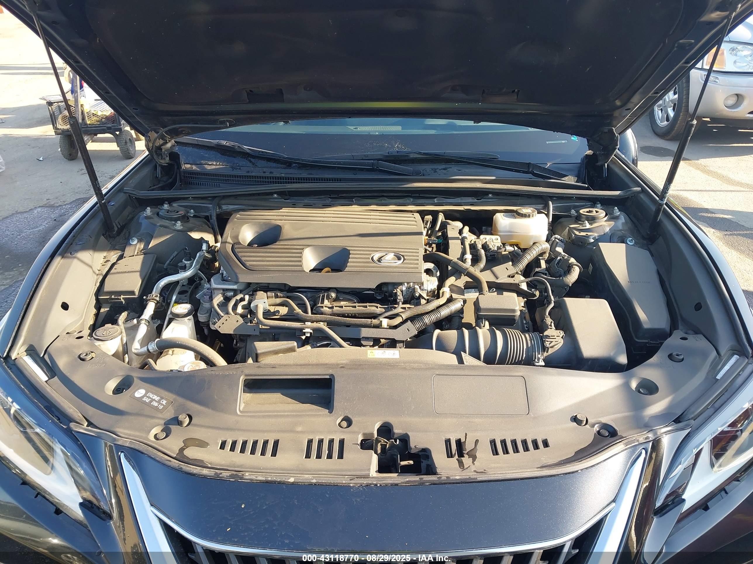 LEXUS ES image 10