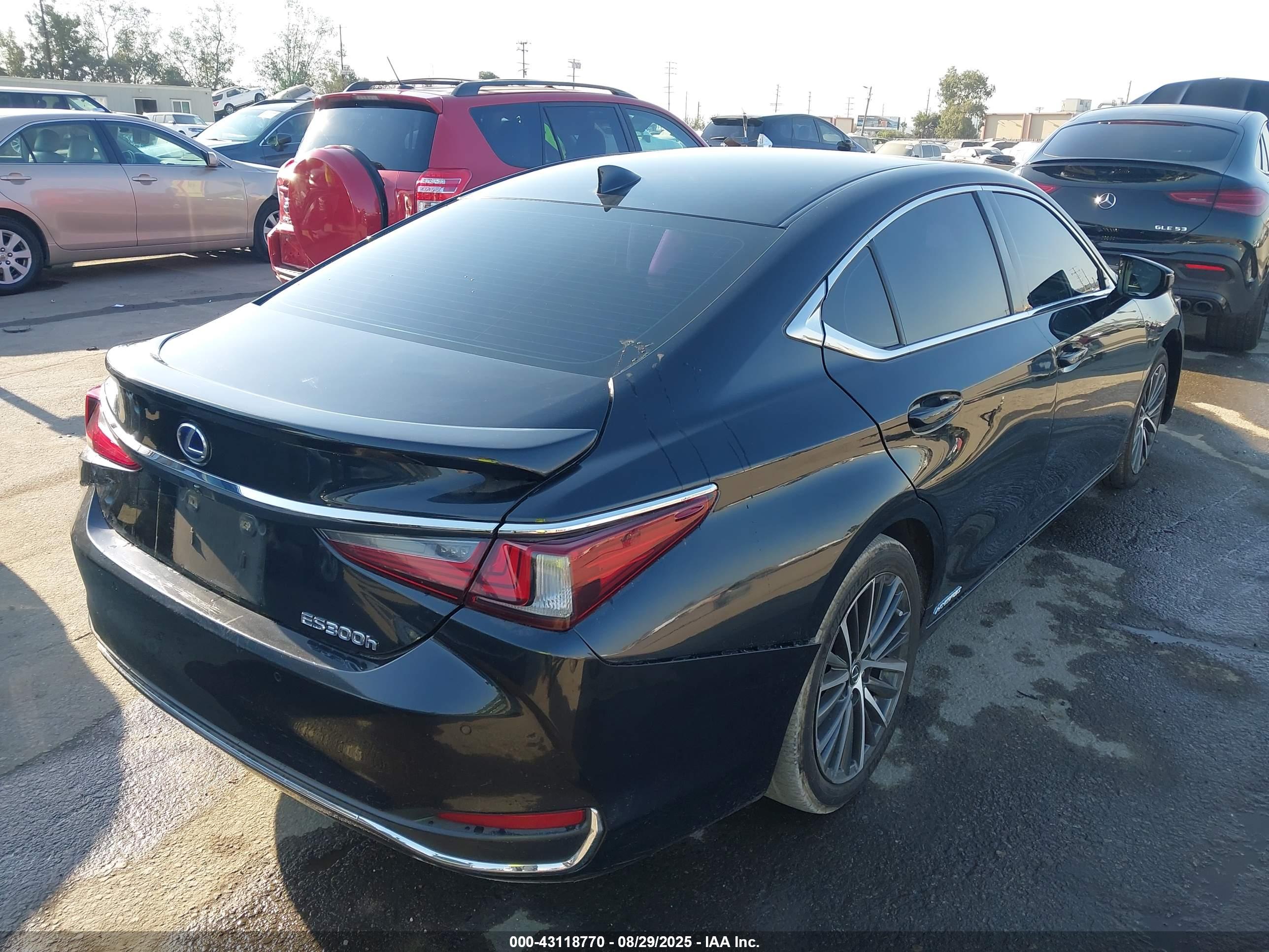 LEXUS ES image 4