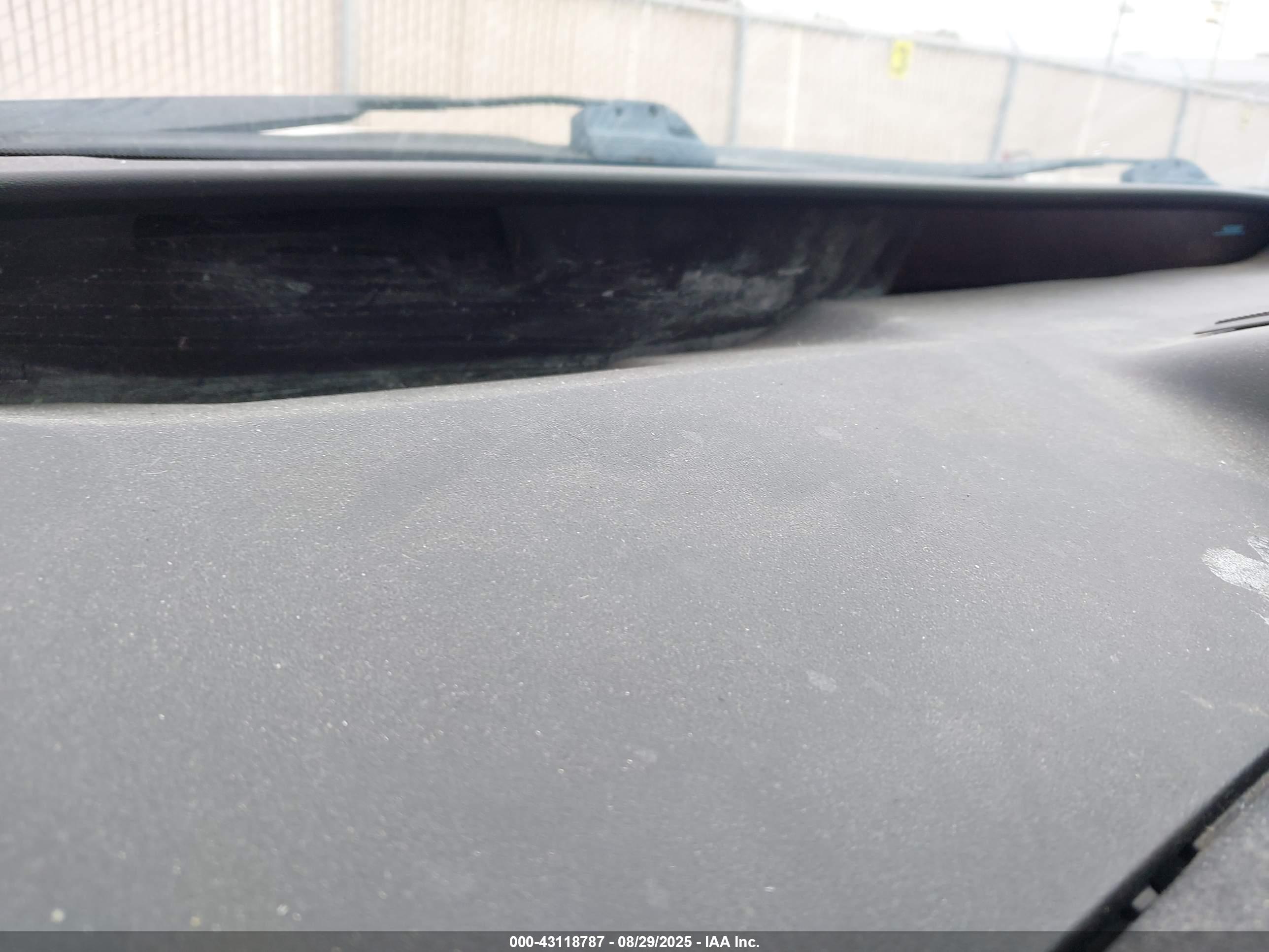 TOYOTA PRIUS image 7