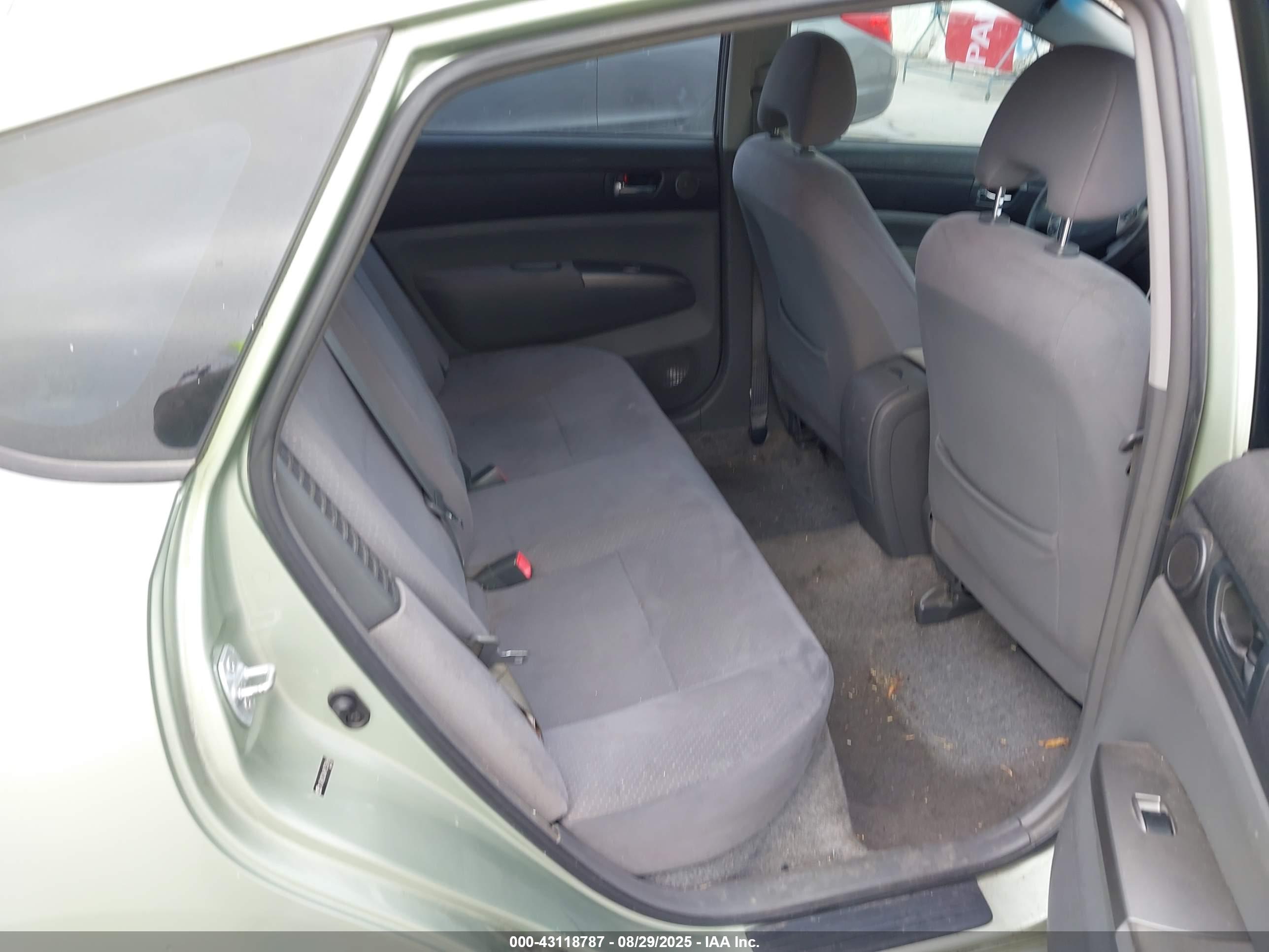 TOYOTA PRIUS image 8