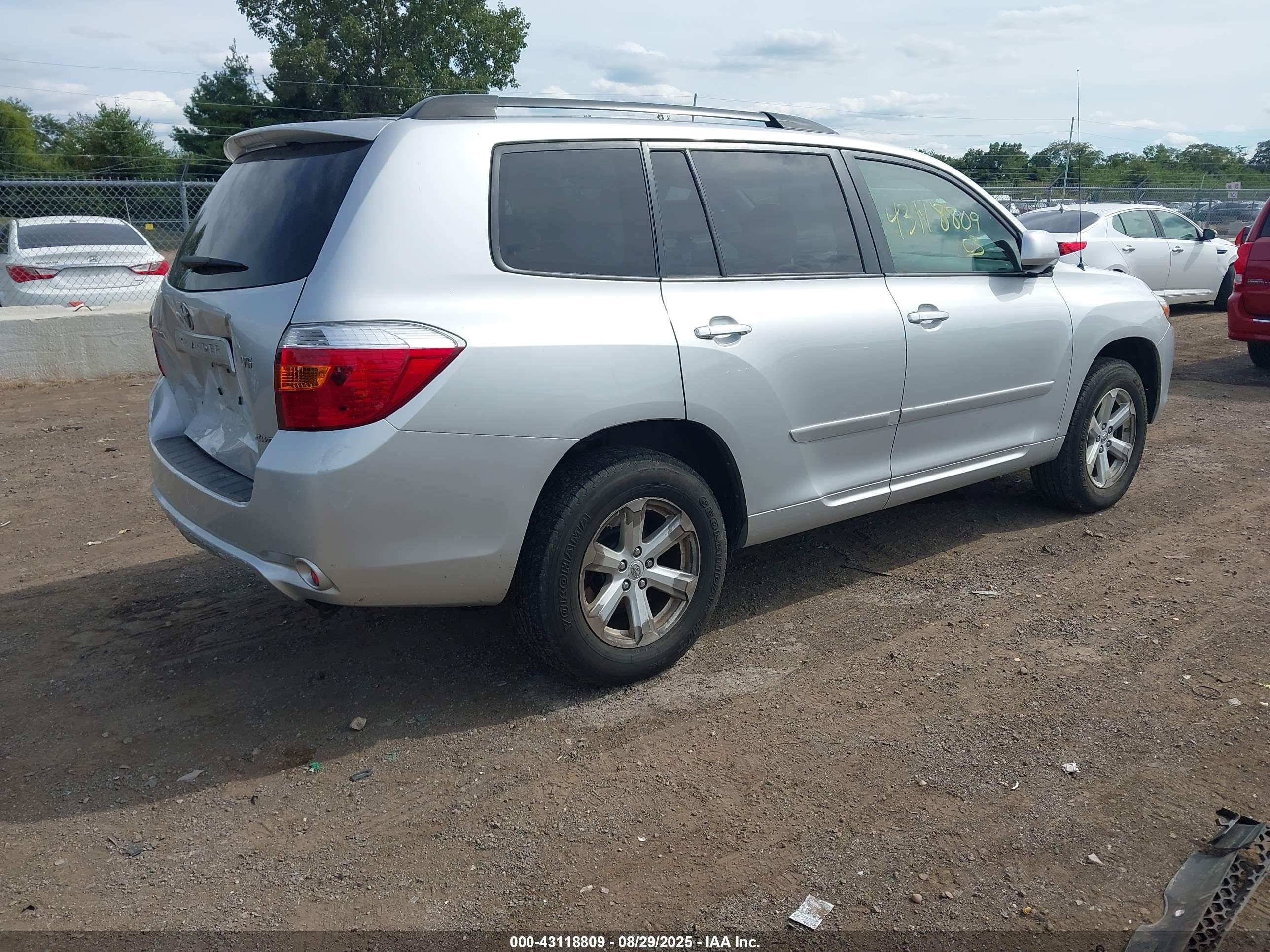 TOYOTA HIGHLANDER image 4