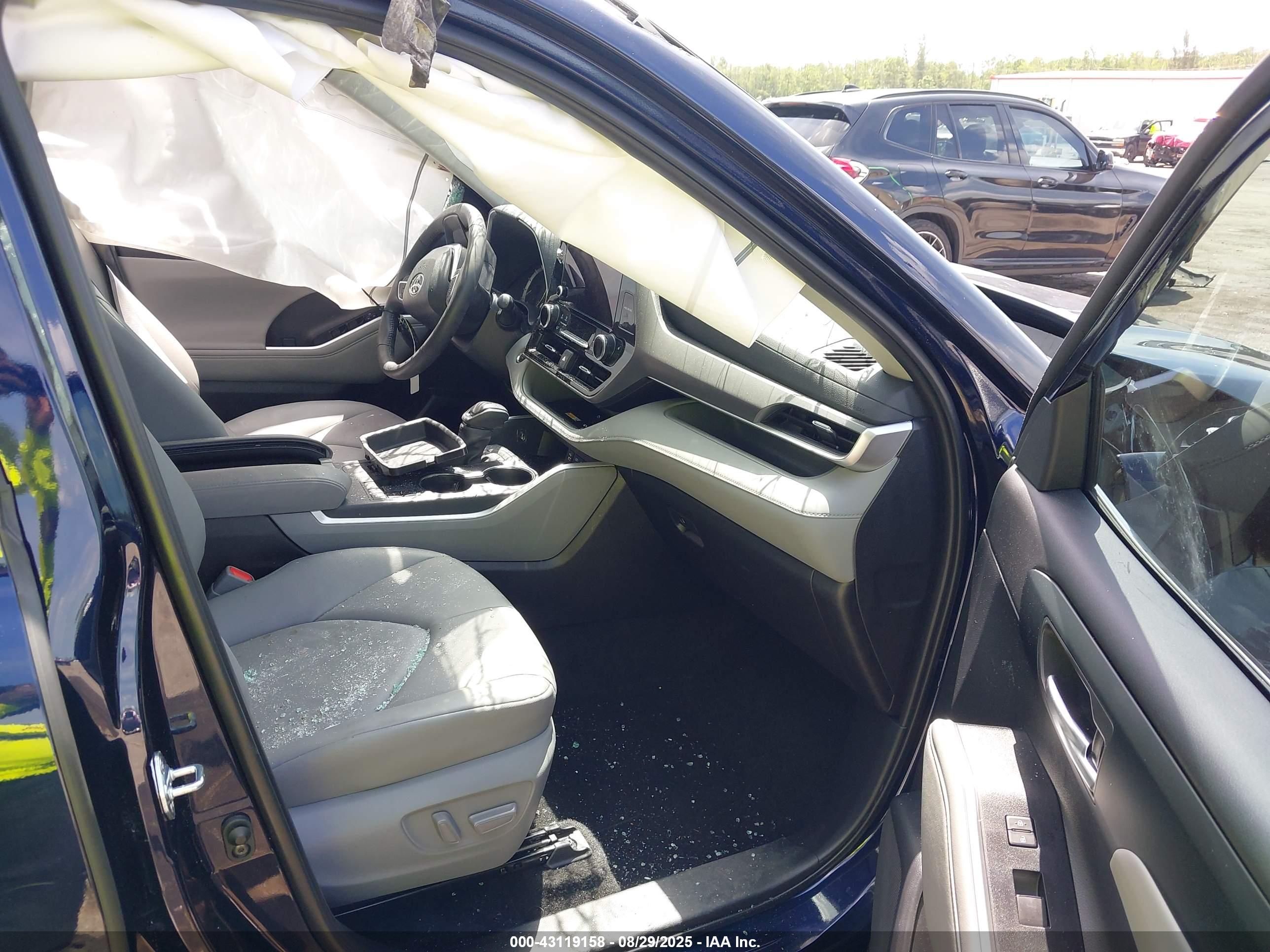 TOYOTA HIGHLANDER image 5