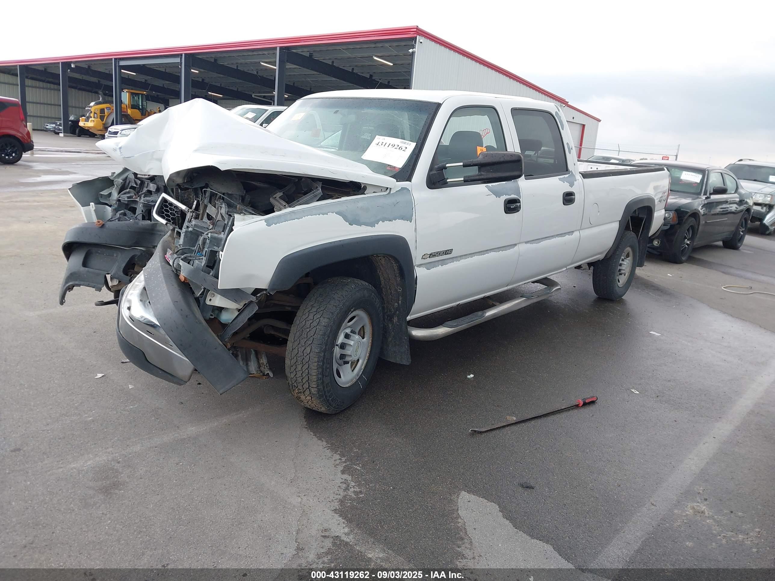 CHEVROLET SILVERADO image 2