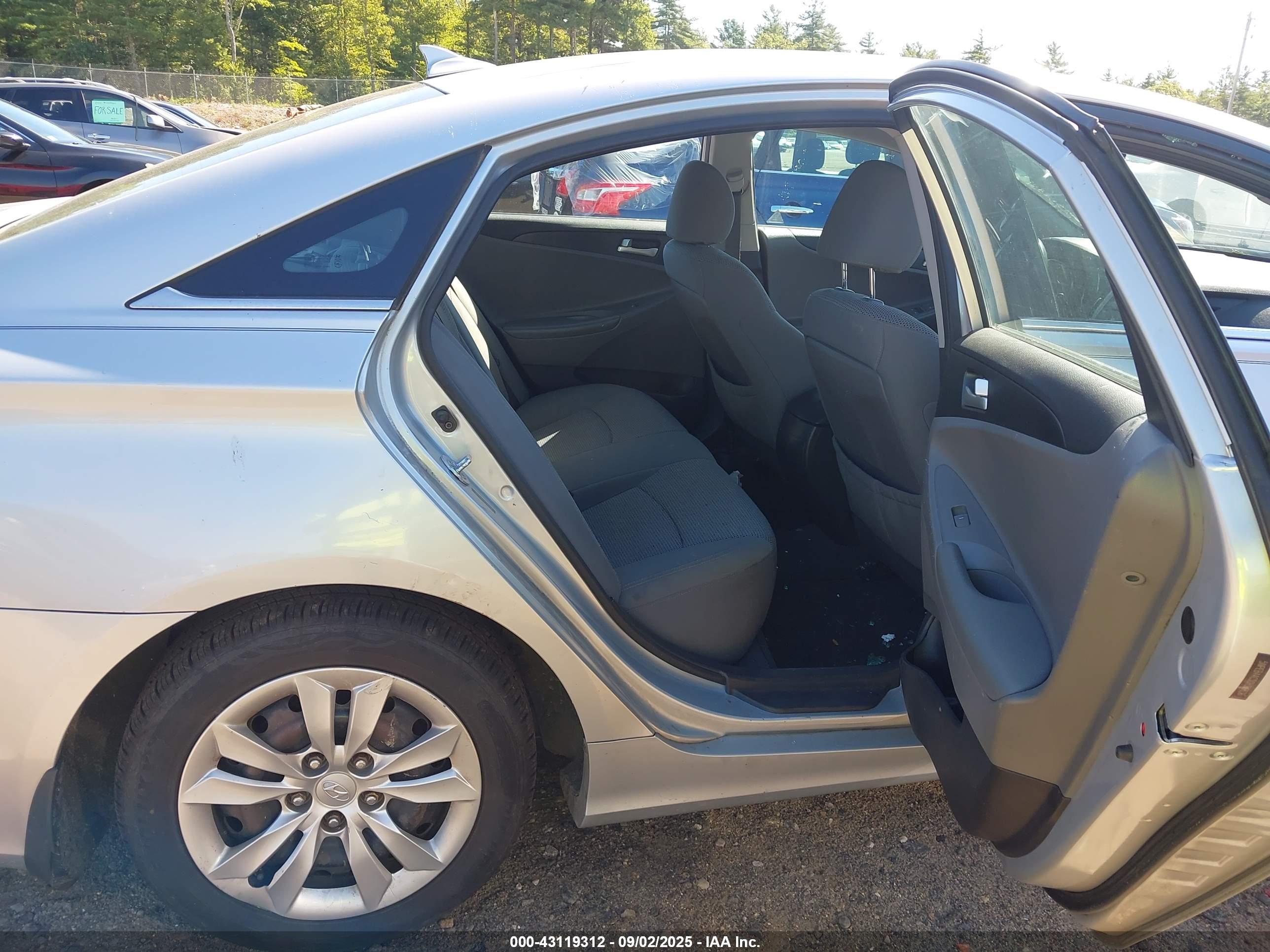 HYUNDAI SONATA image 8