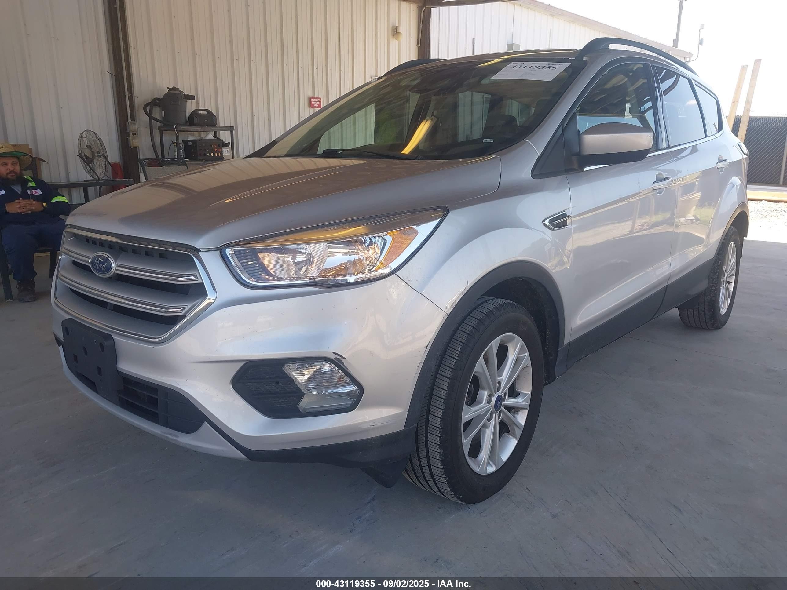 FORD ESCAPE image 2