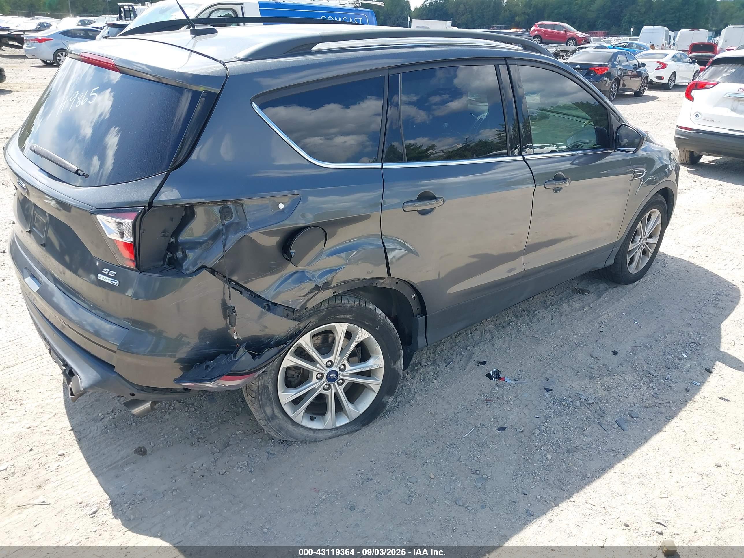 FORD ESCAPE image 4