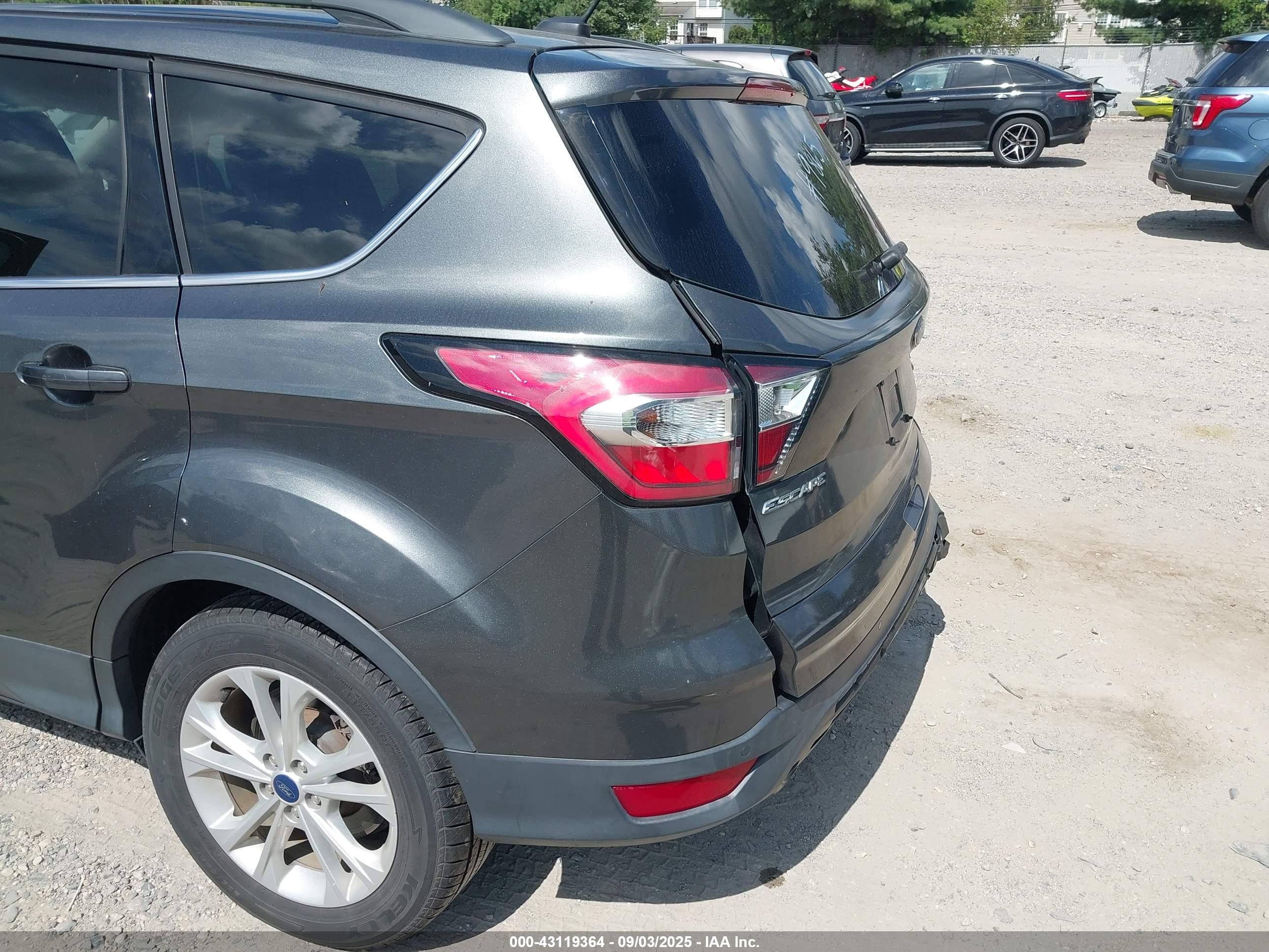 FORD ESCAPE image 6
