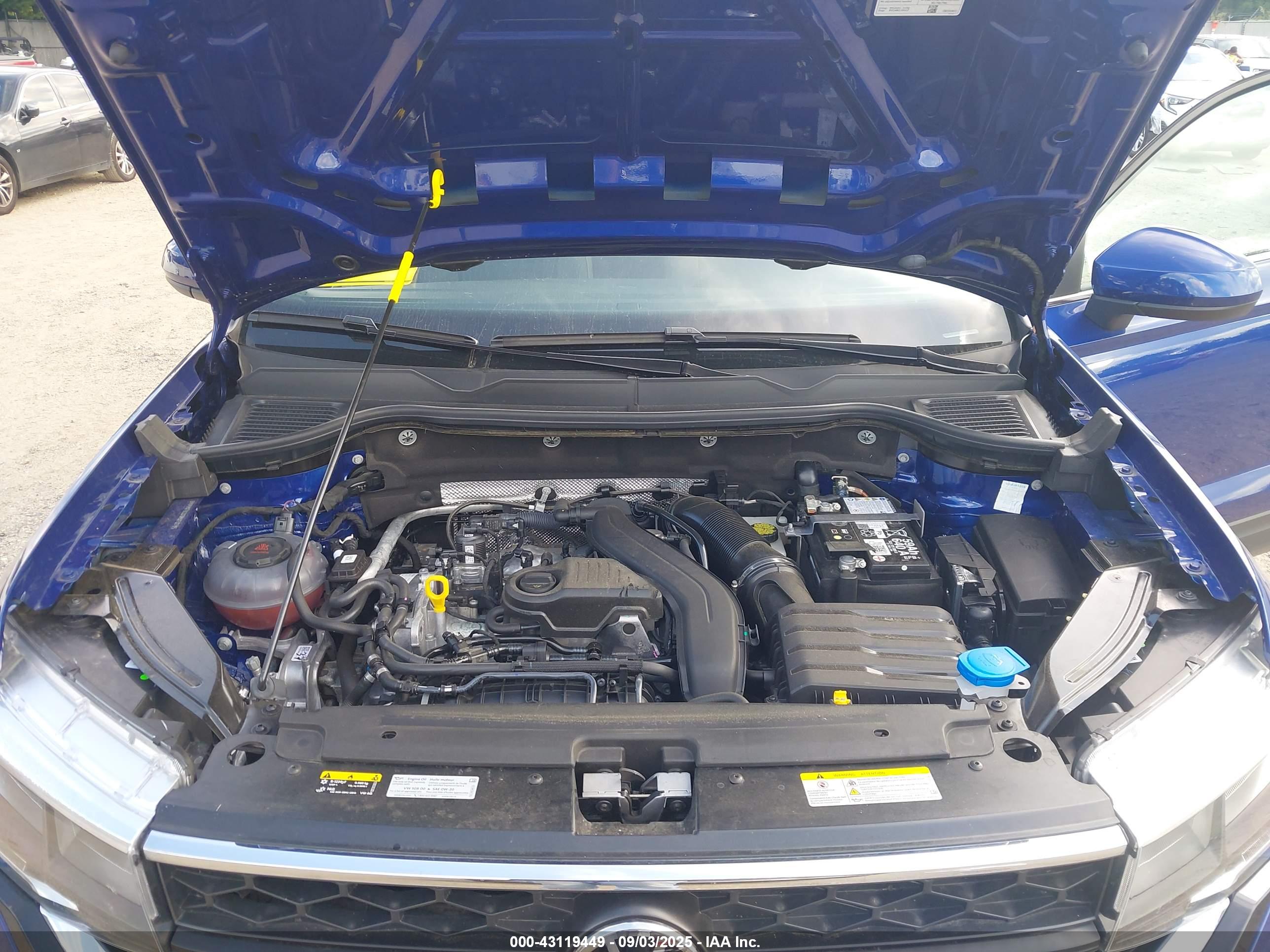 VOLKSWAGEN TAOS image 10