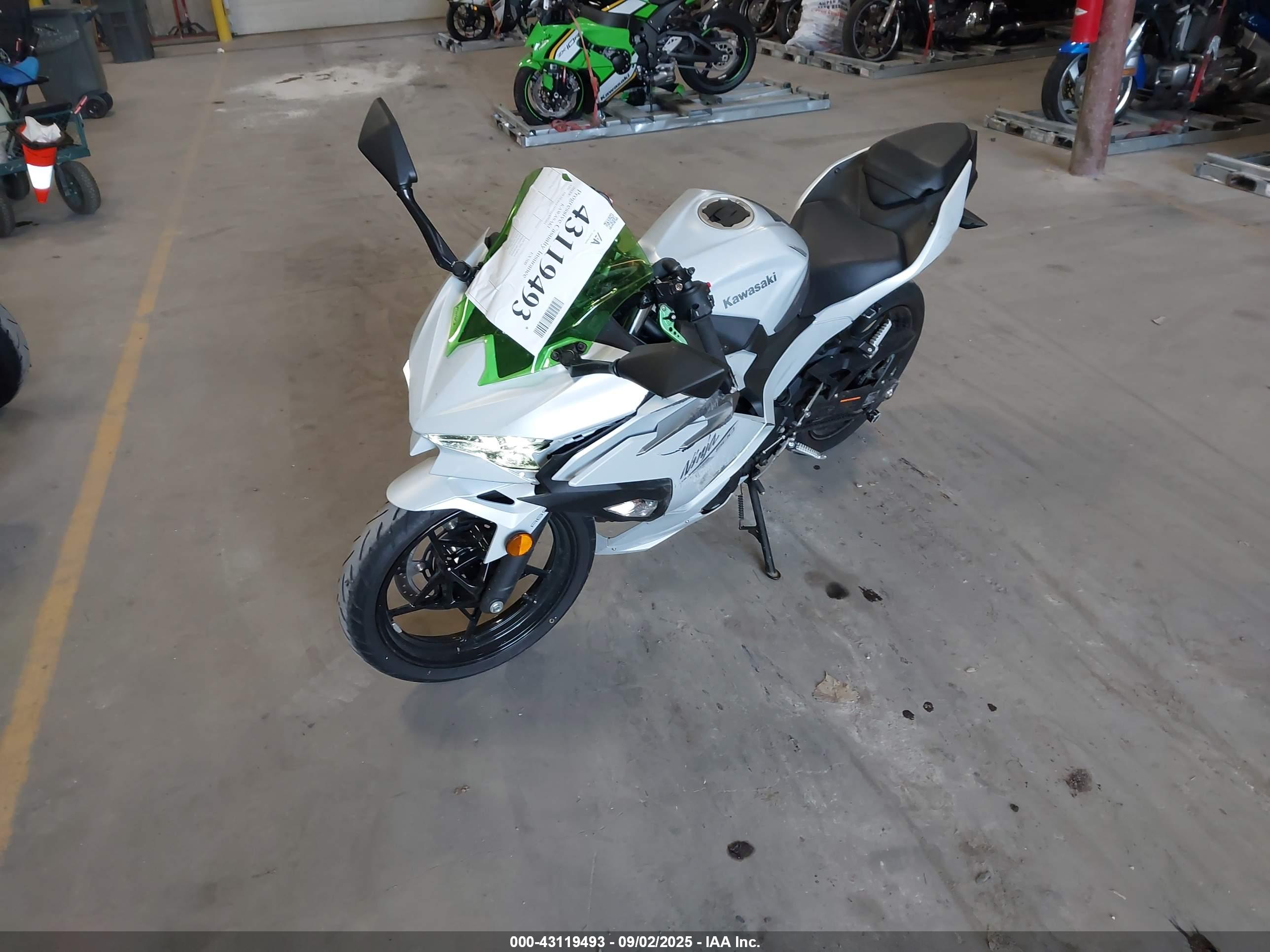 KAWASAKI EX500 image 2