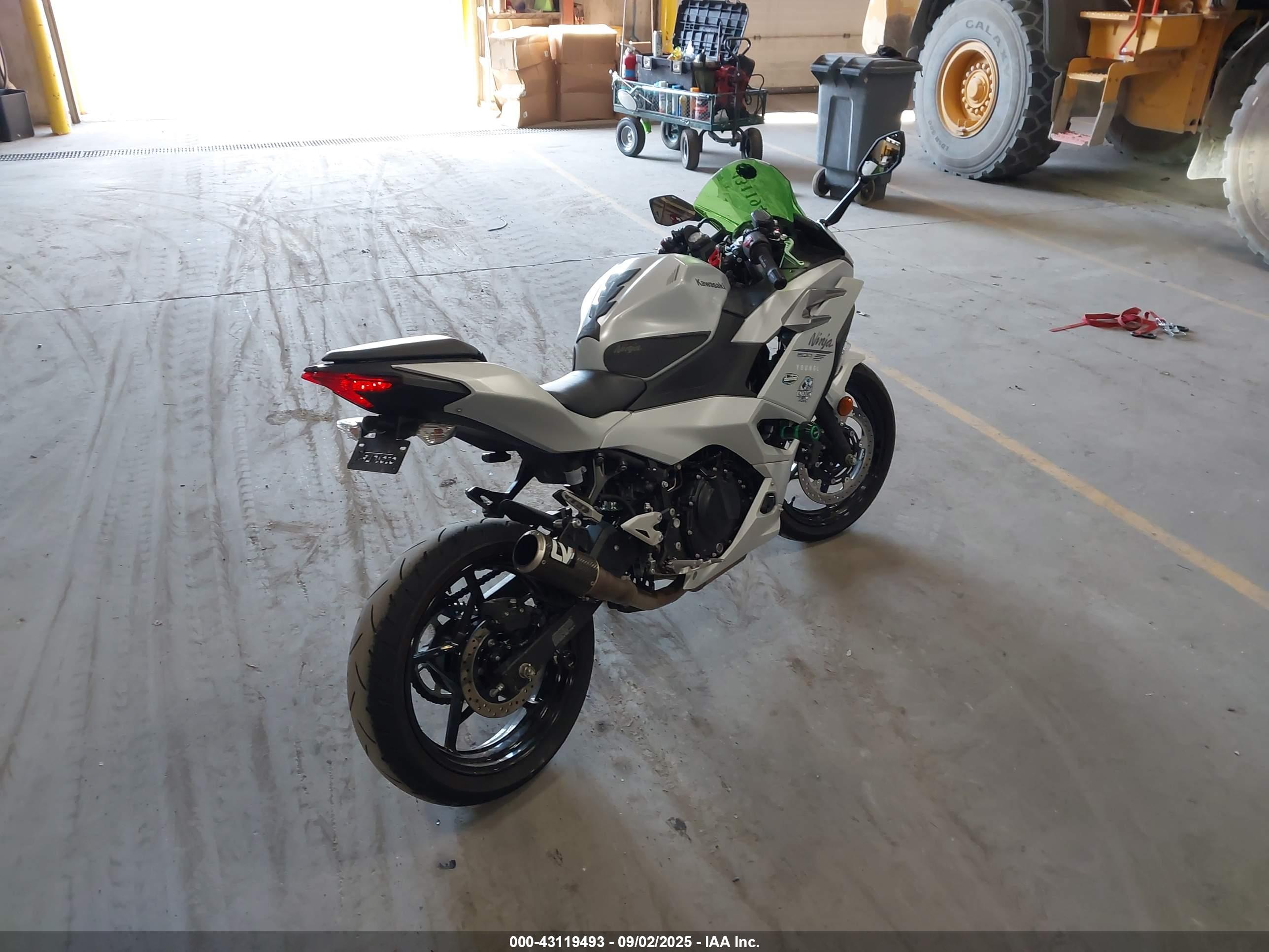 KAWASAKI EX500 image 4