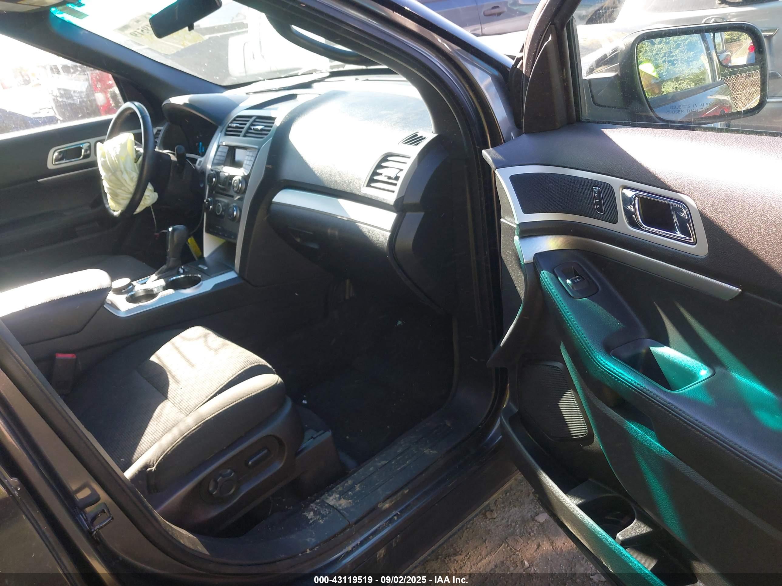 FORD EXPLORER image 5