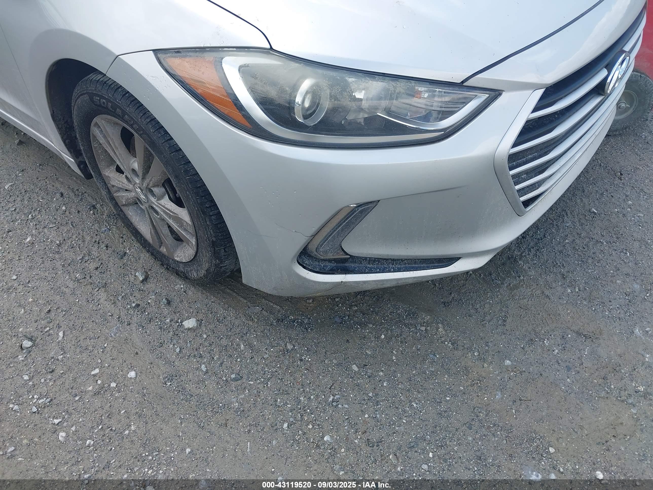 HYUNDAI ELANTRA image 6