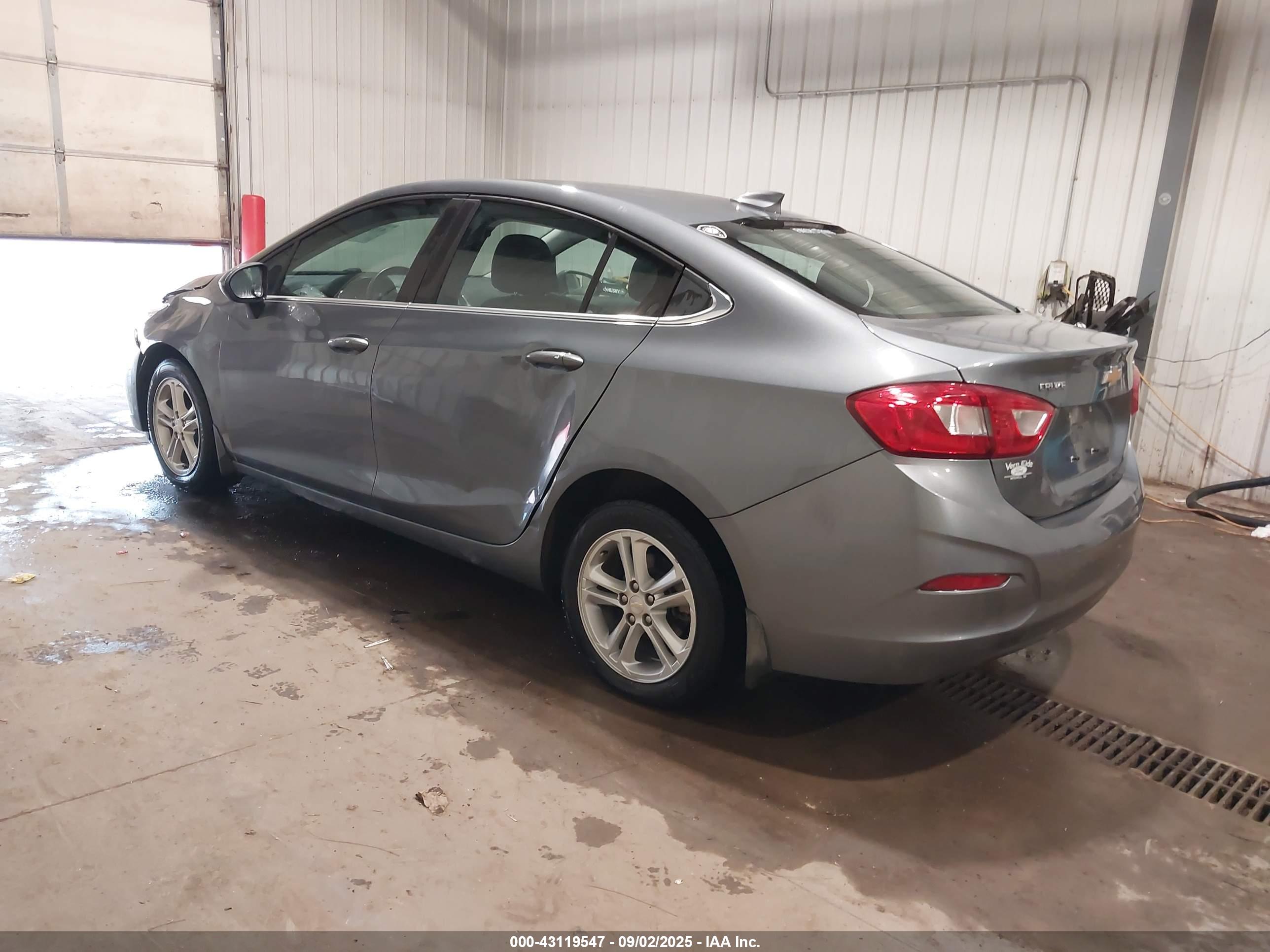 CHEVROLET CRUZE image 3