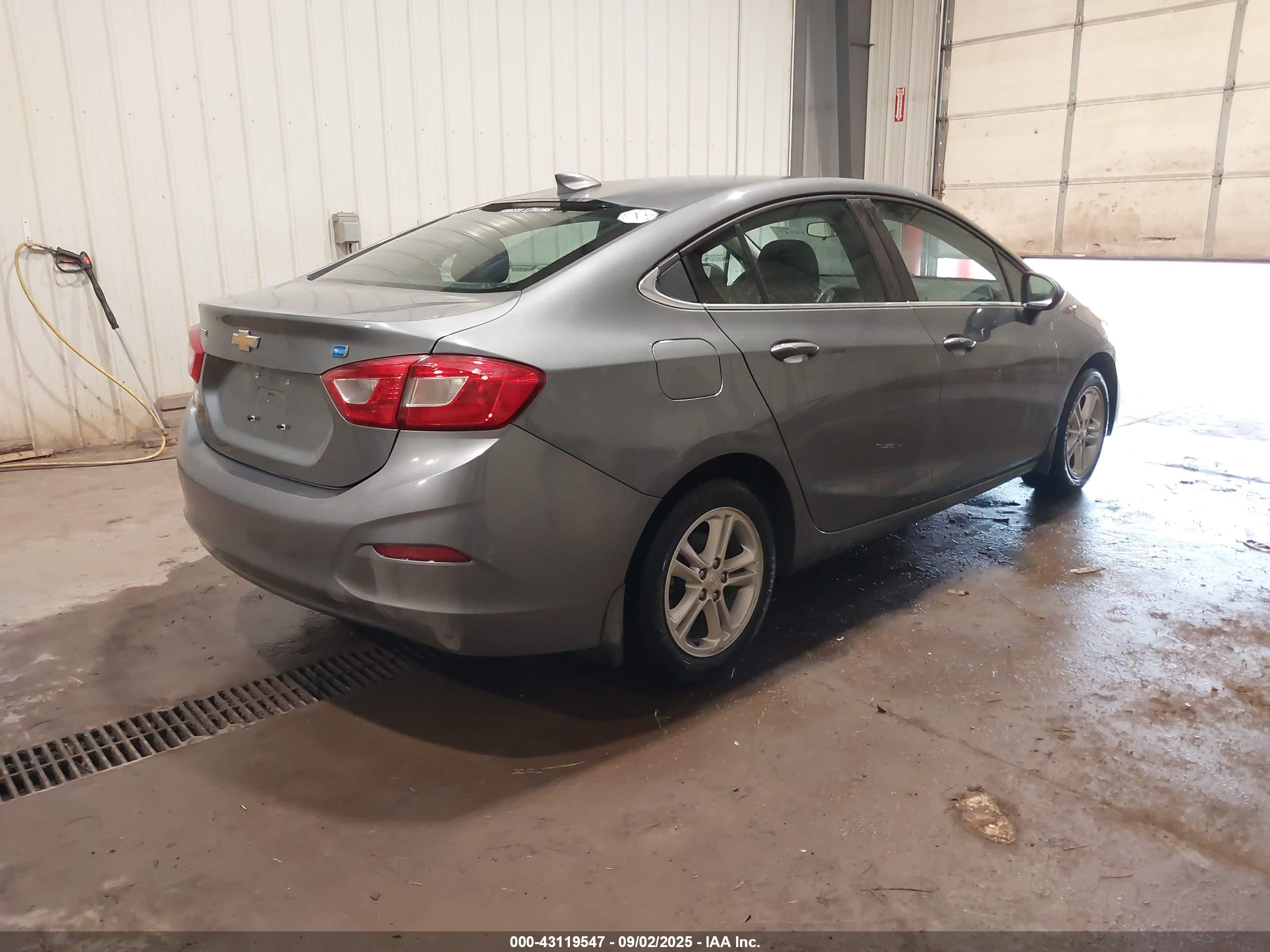 CHEVROLET CRUZE image 4
