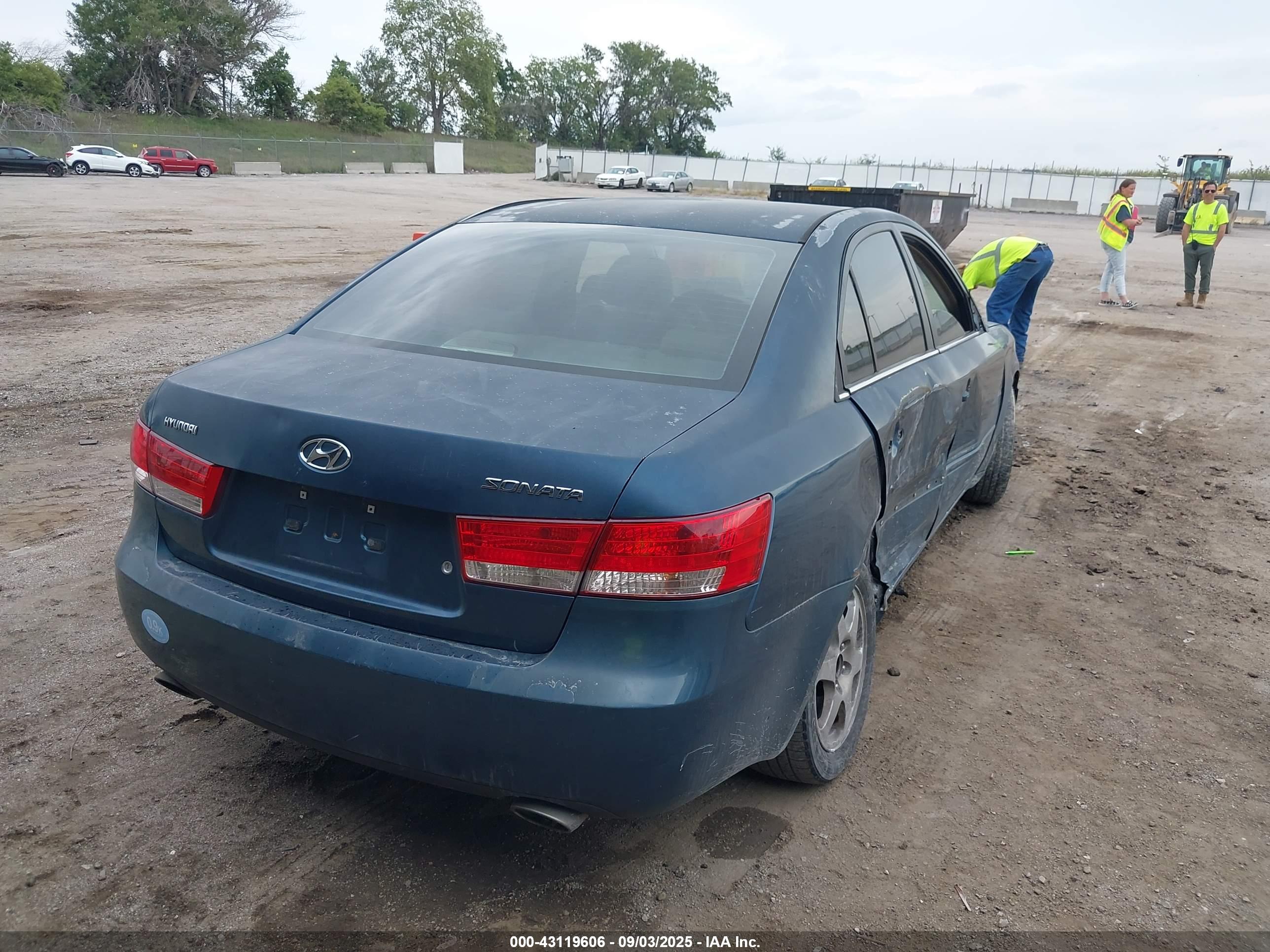 HYUNDAI SONATA image 4