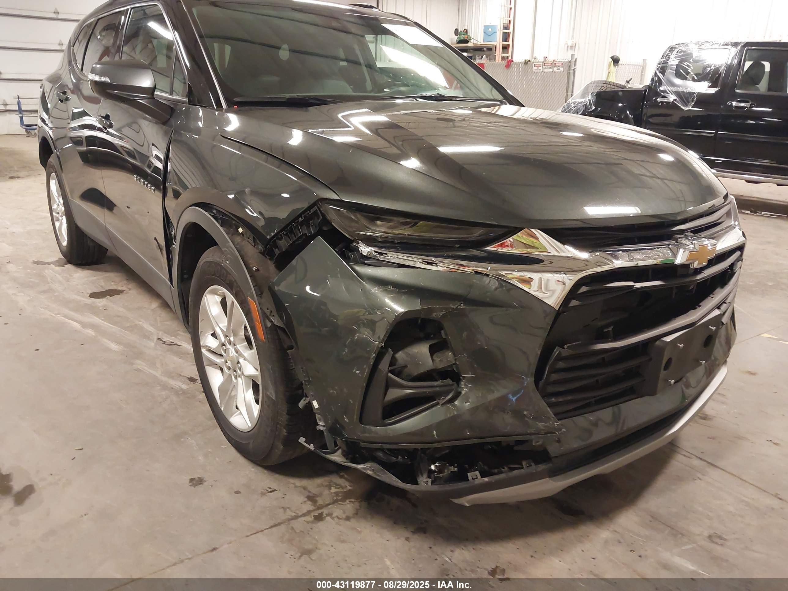 CHEVROLET BLAZER image 6