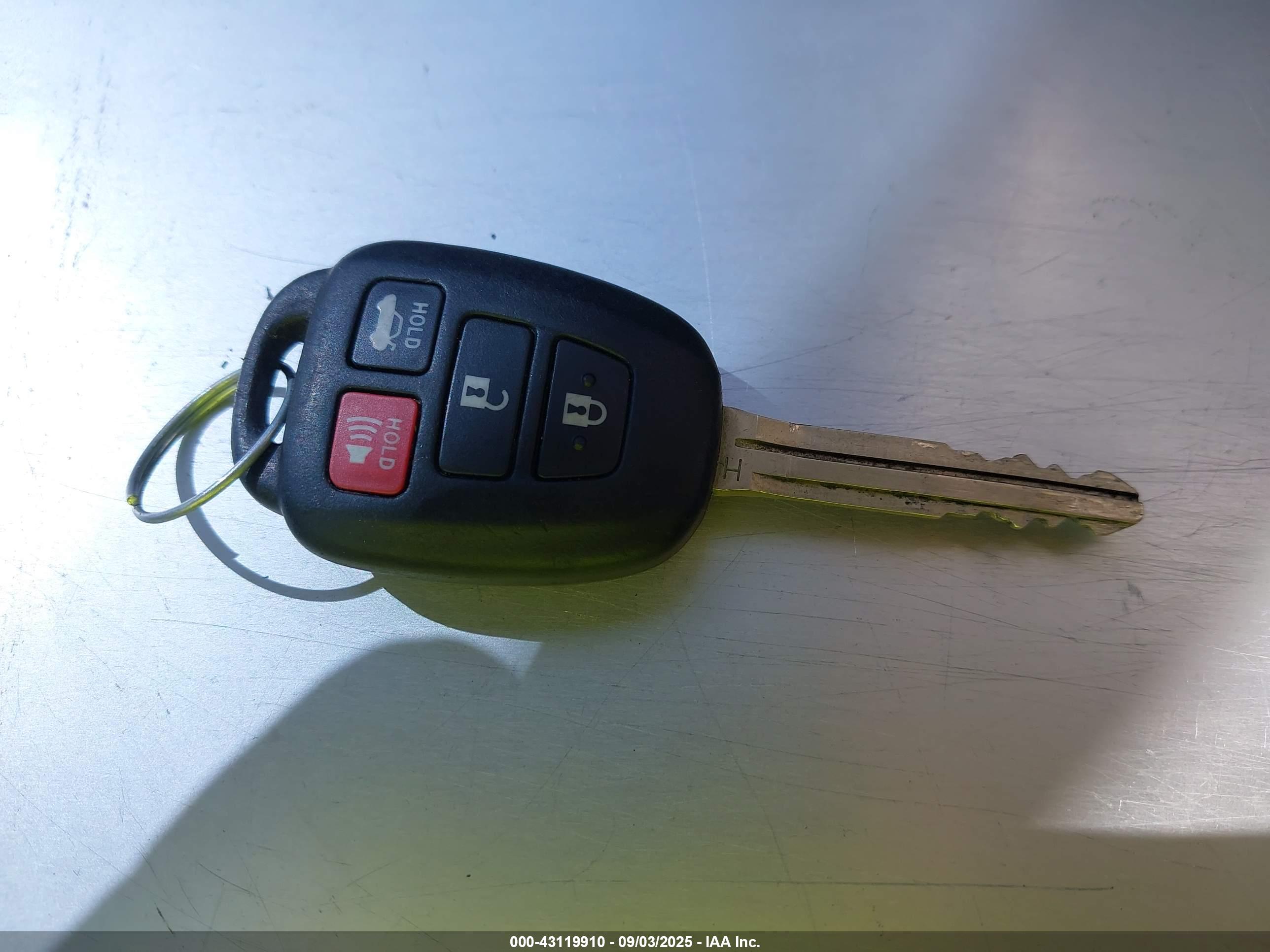 TOYOTA COROLLA image 11